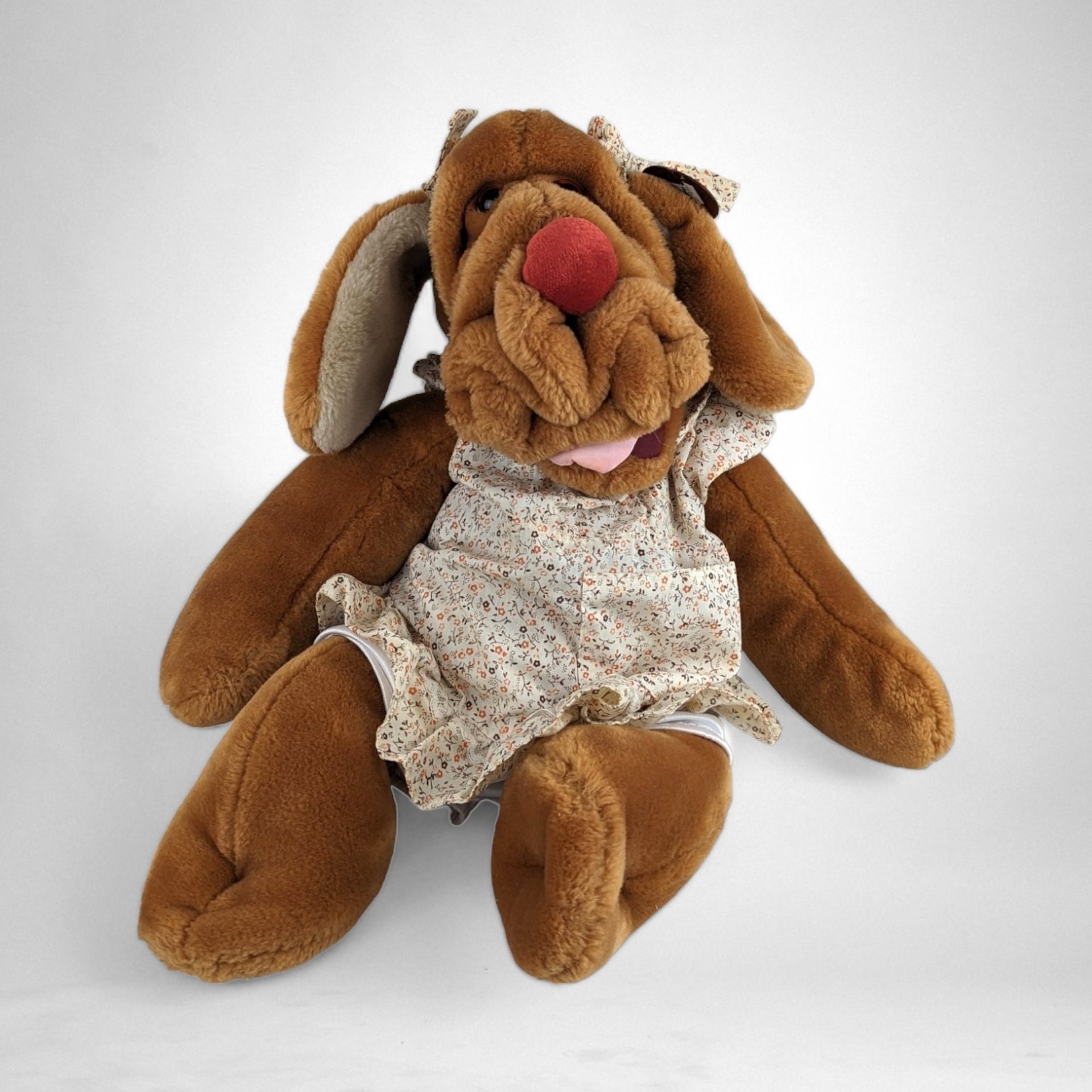 Vintage 1981 Ganzbros Wrinkles Puppet Plush Dog - Adorable Nostalgia for Collectors and Kids