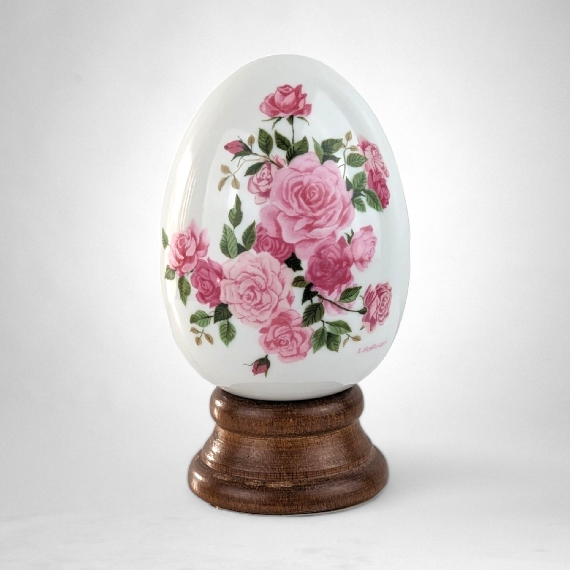 1988 Avon Porcelain Egg: Summer's Roses 