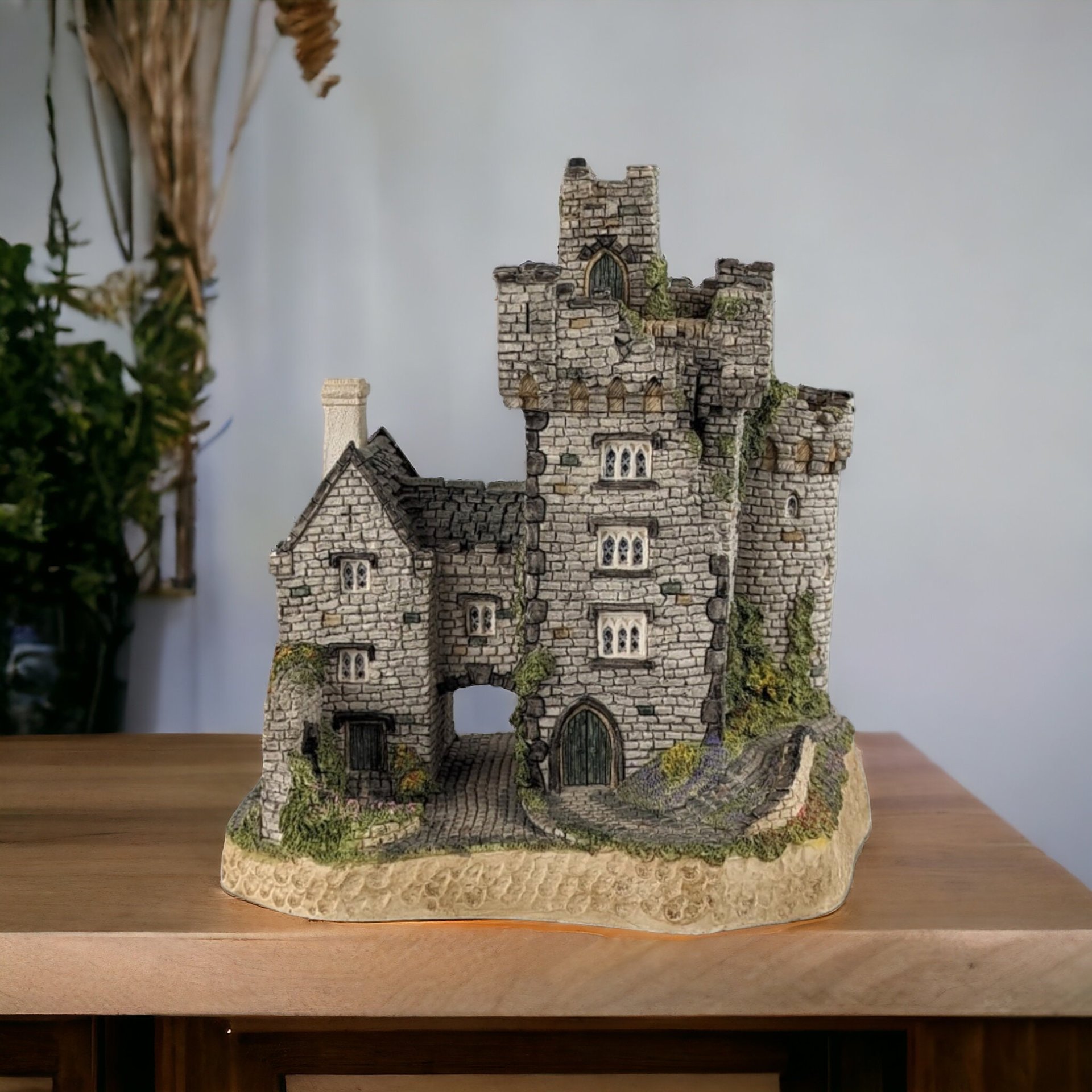 Vintage 1992 David Winter Cottages Donovan's Castle | Irish Collection | Collectible Home Decor