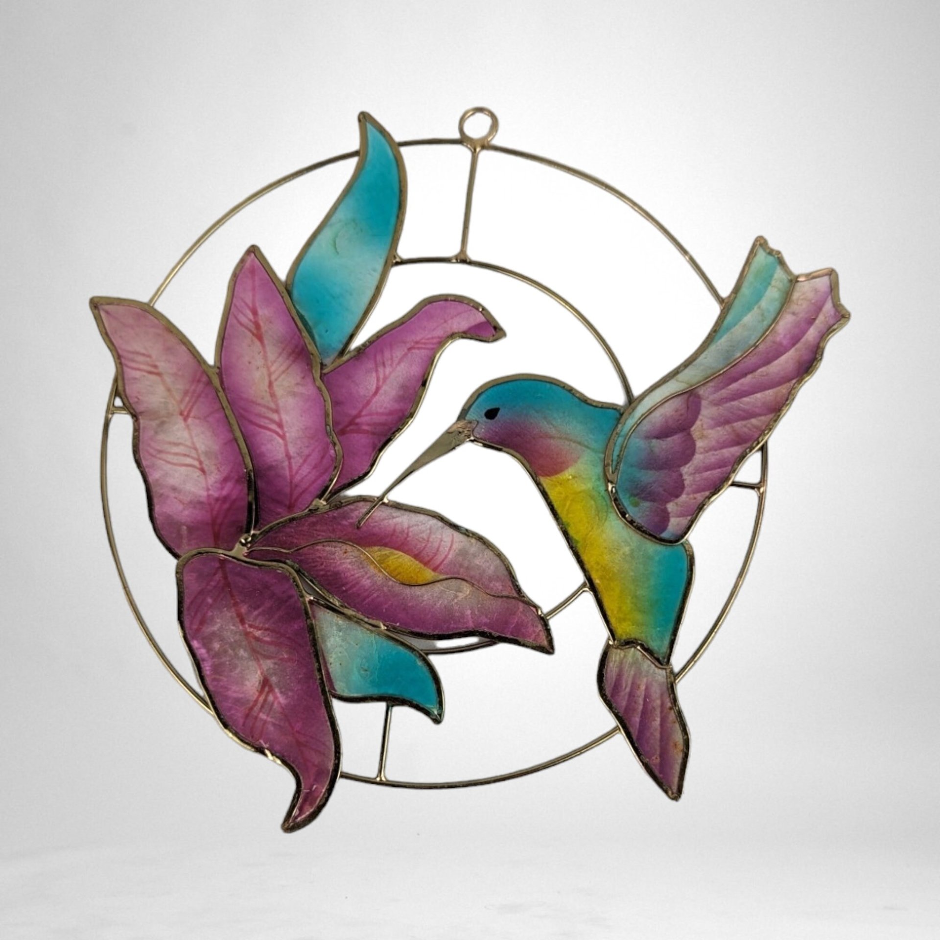 Add a Touch of Whimsy: Vintage Seashell Hummingbird Wall Decor