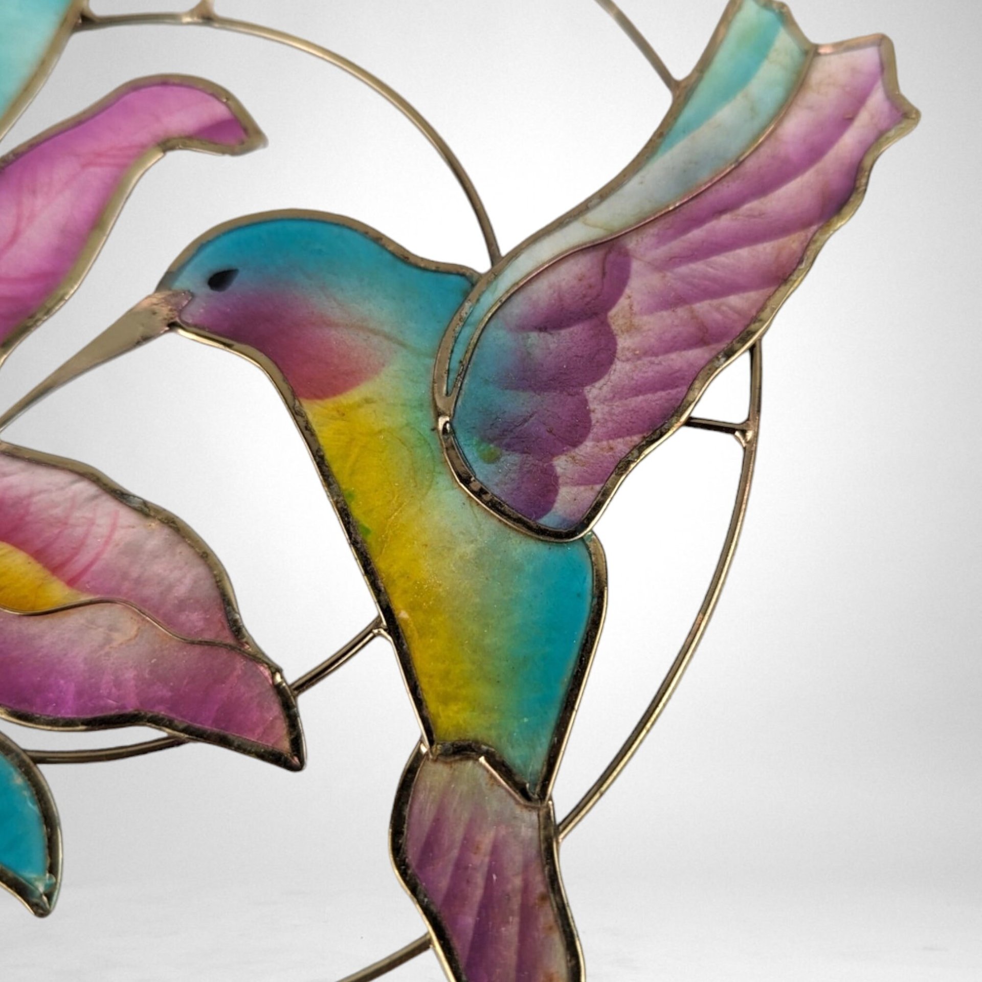 Add a Touch of Whimsy: Vintage Seashell Hummingbird Wall Decor