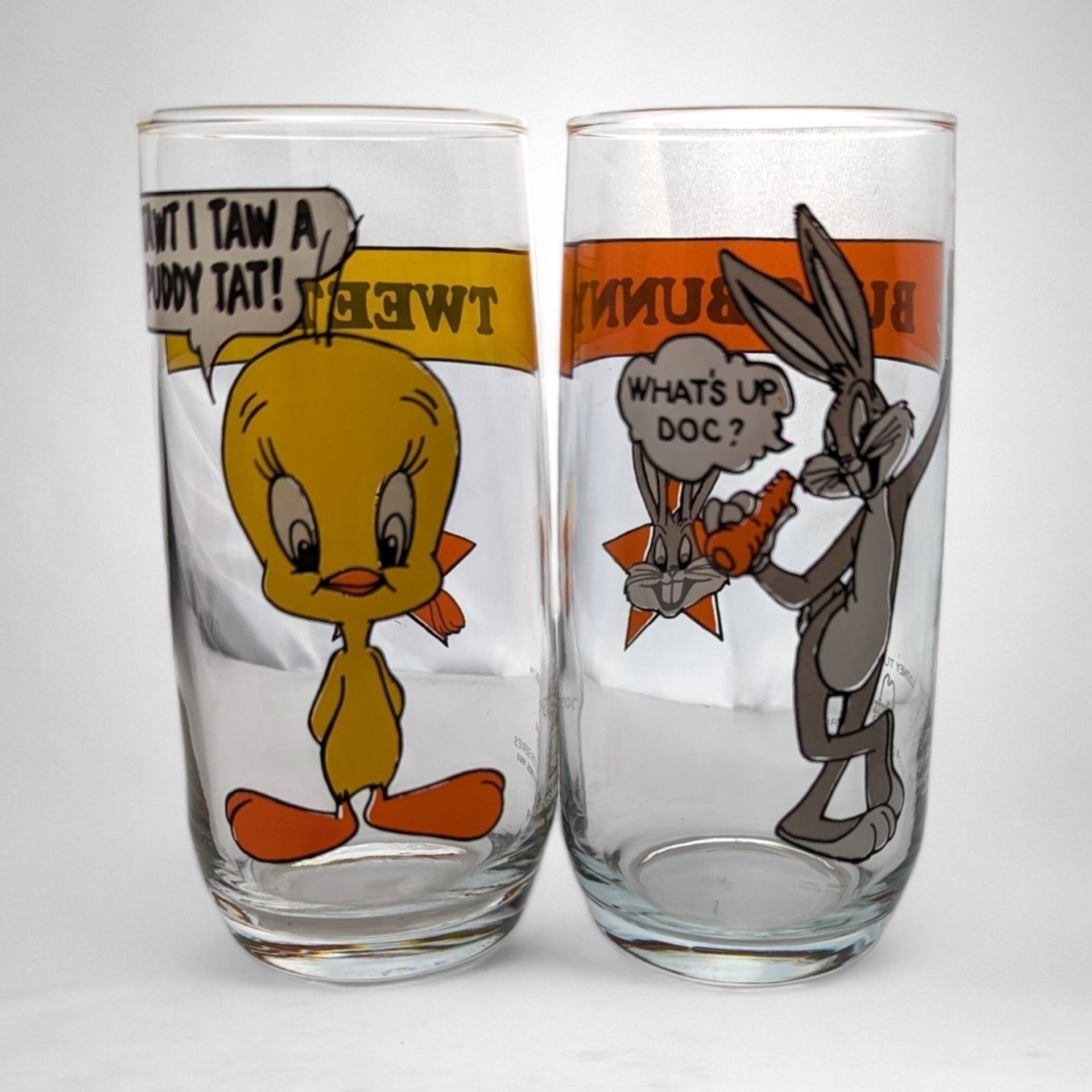 Vintage 1966 Looney Tunes Bugs Bunny and Tweety Glasses Set - Classic Cartoon Collectibles