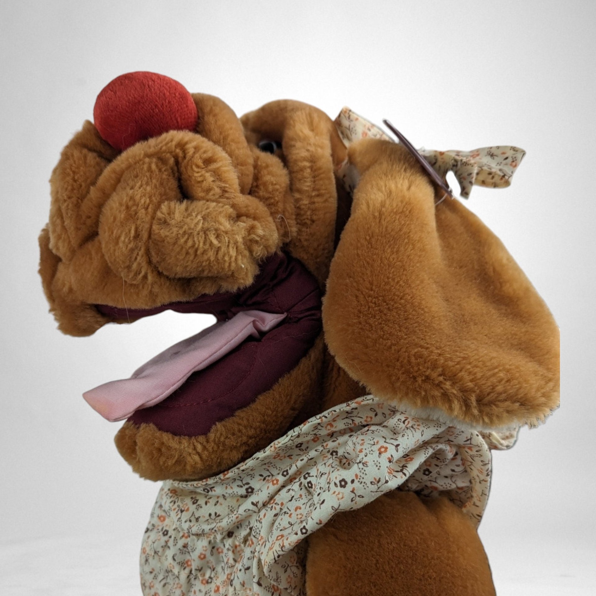 Vintage 1981 Ganzbros Wrinkles Puppet Plush Dog - Adorable Nostalgia for Collectors and Kids