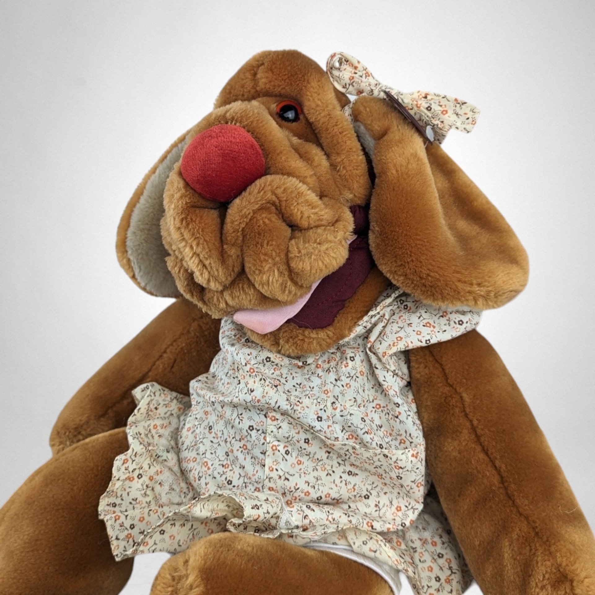 Vintage 1981 Ganzbros Wrinkles Puppet Plush Dog - Adorable Nostalgia for Collectors and Kids