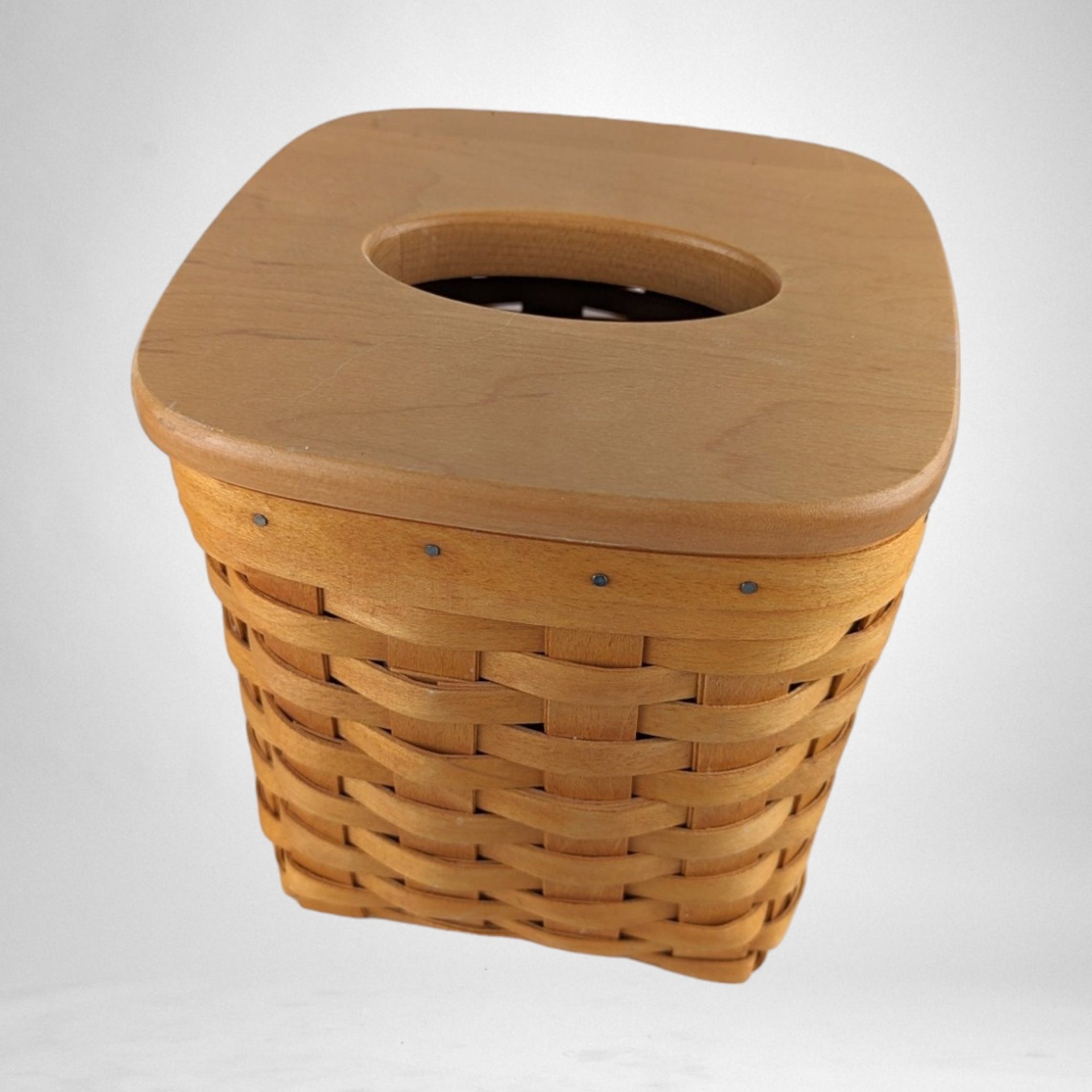 2001 Longaberger Handwoven Basket Tissue Holder with Lid - Elegant and Functional Home Decor