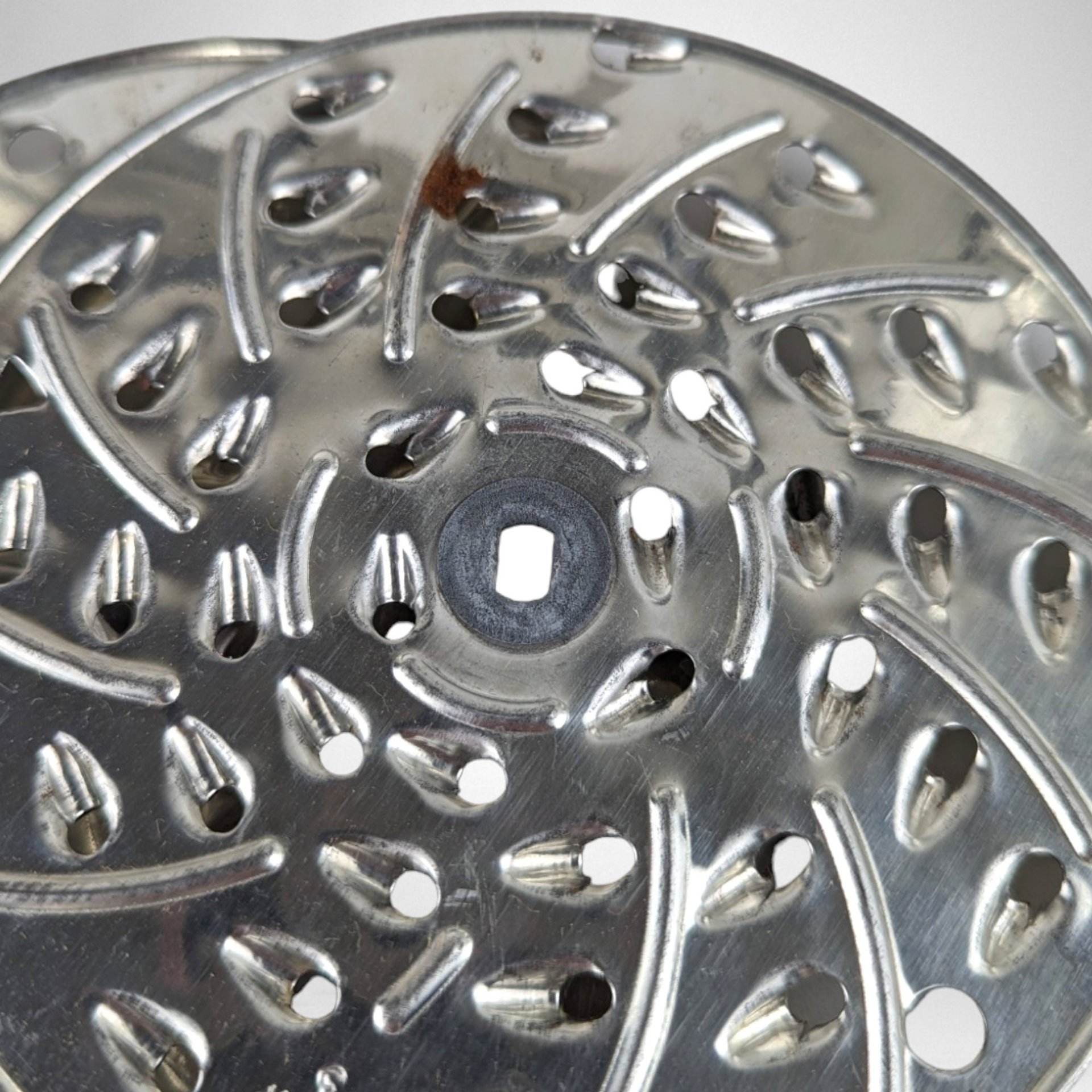 Retro Culinary Charm: Vintage Mouli Salad Maker