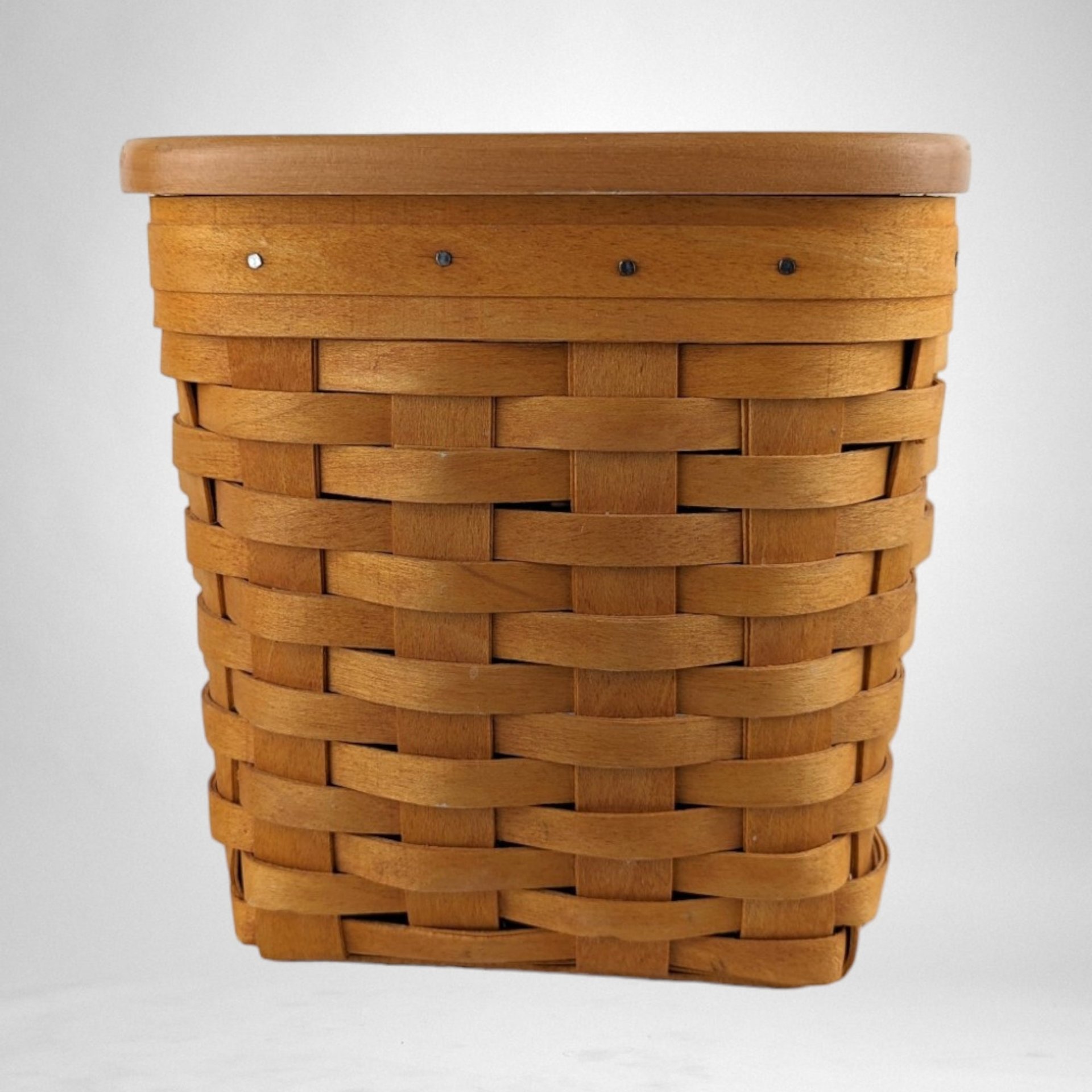 2001 Longaberger Handwoven Basket Tissue Holder with Lid - Elegant and Functional Home Decor