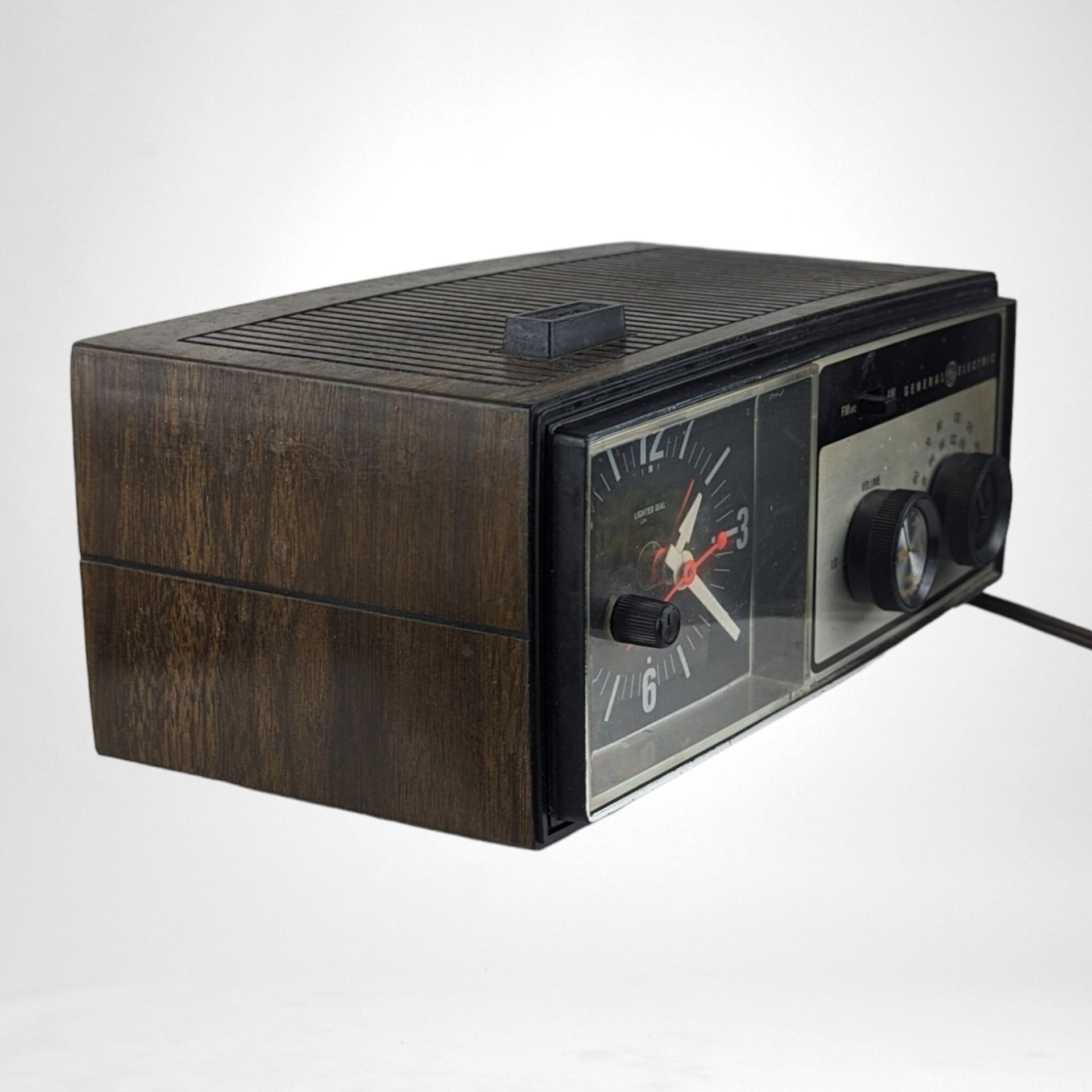 Vintage General Electric Clock Radio