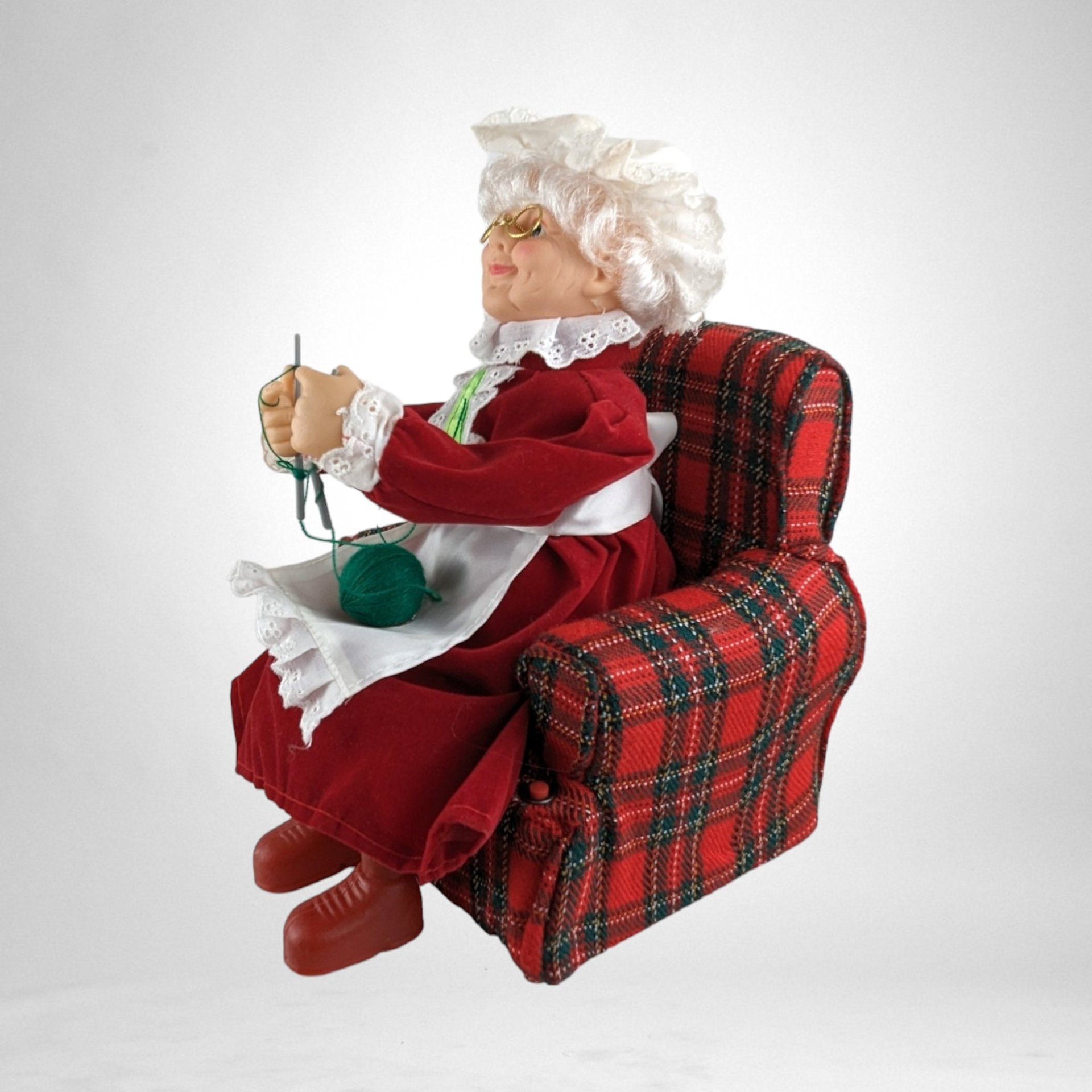 1990s Gemmy Animated Knitting Mrs. Claus in Chair