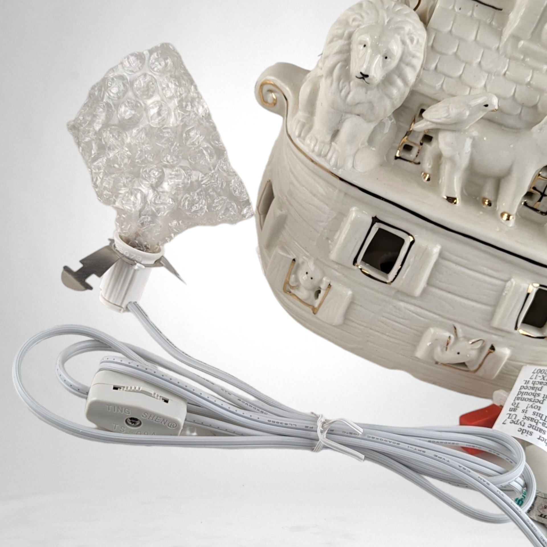 Vintage JC Penney Light Up Noah's Ark | Charming Holiday Decor | Unique Collectible for Christmas and Home Decoration