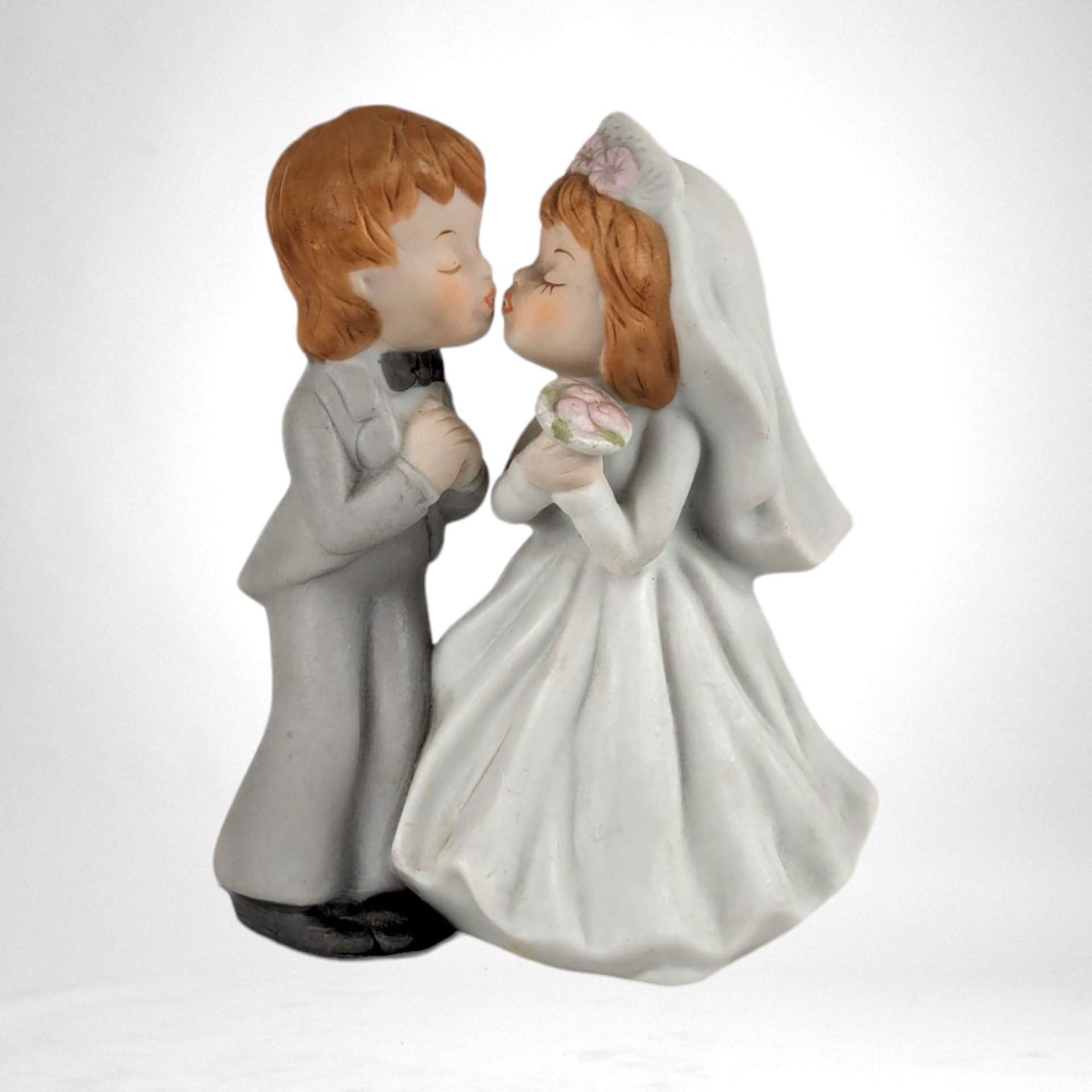 Vintage Geo Lefton Bride and Groom Ceramic Figurine
