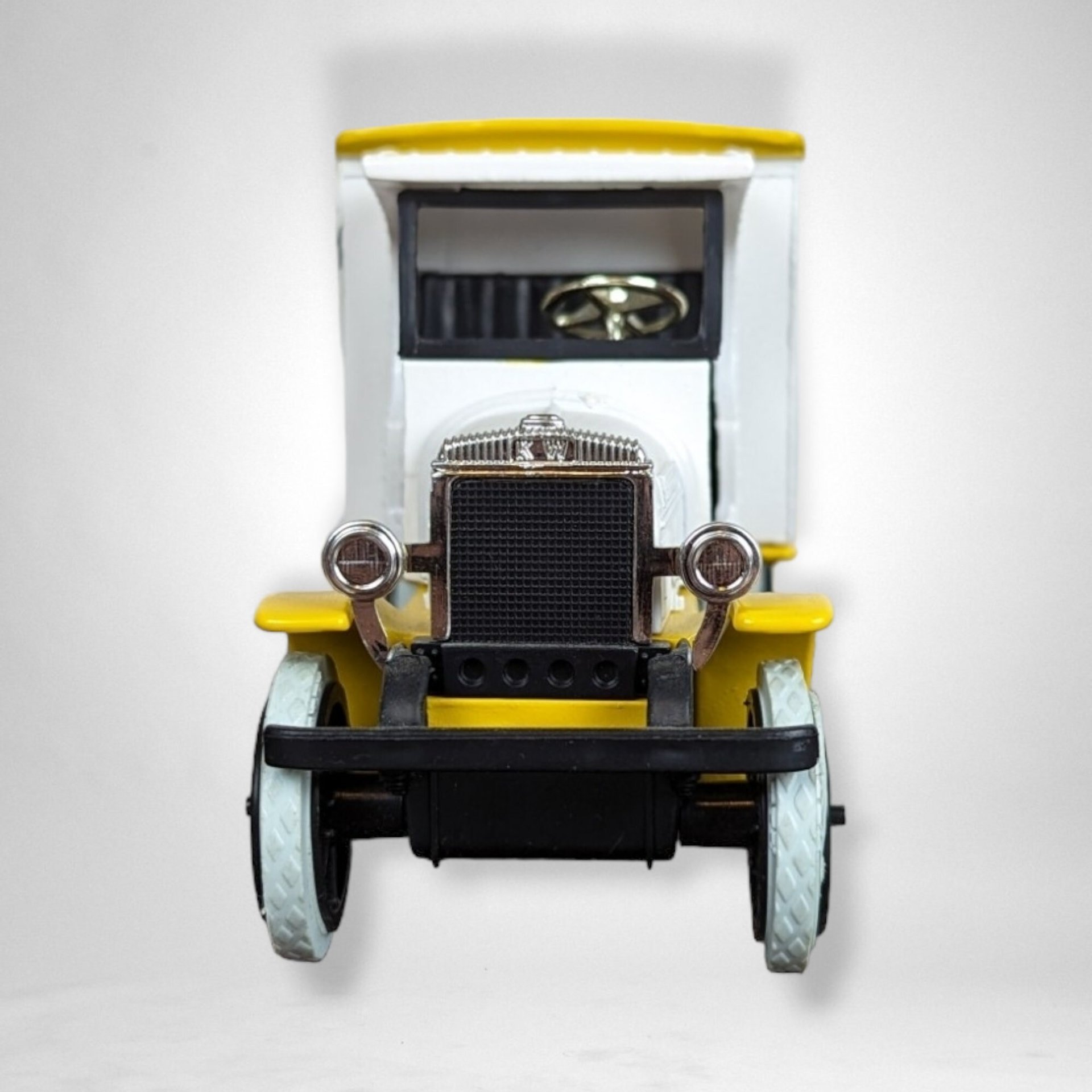 1993 ERTL Coast to Coast 1925 Delivery Truck Die Cast Bank