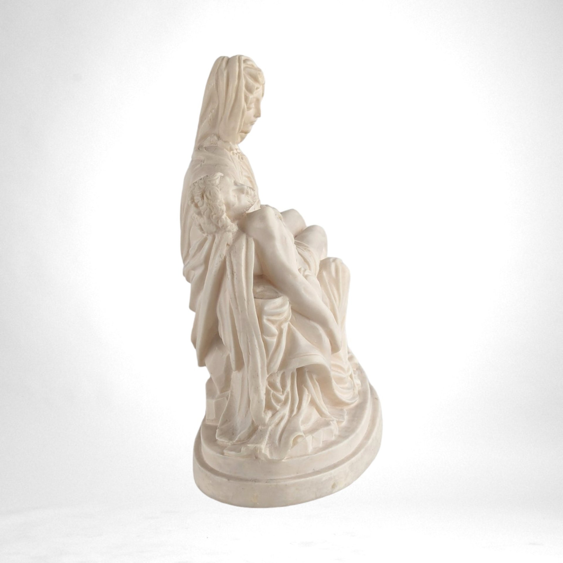 Vintage Michaelangelo Pieta 7" Resin Sculpture