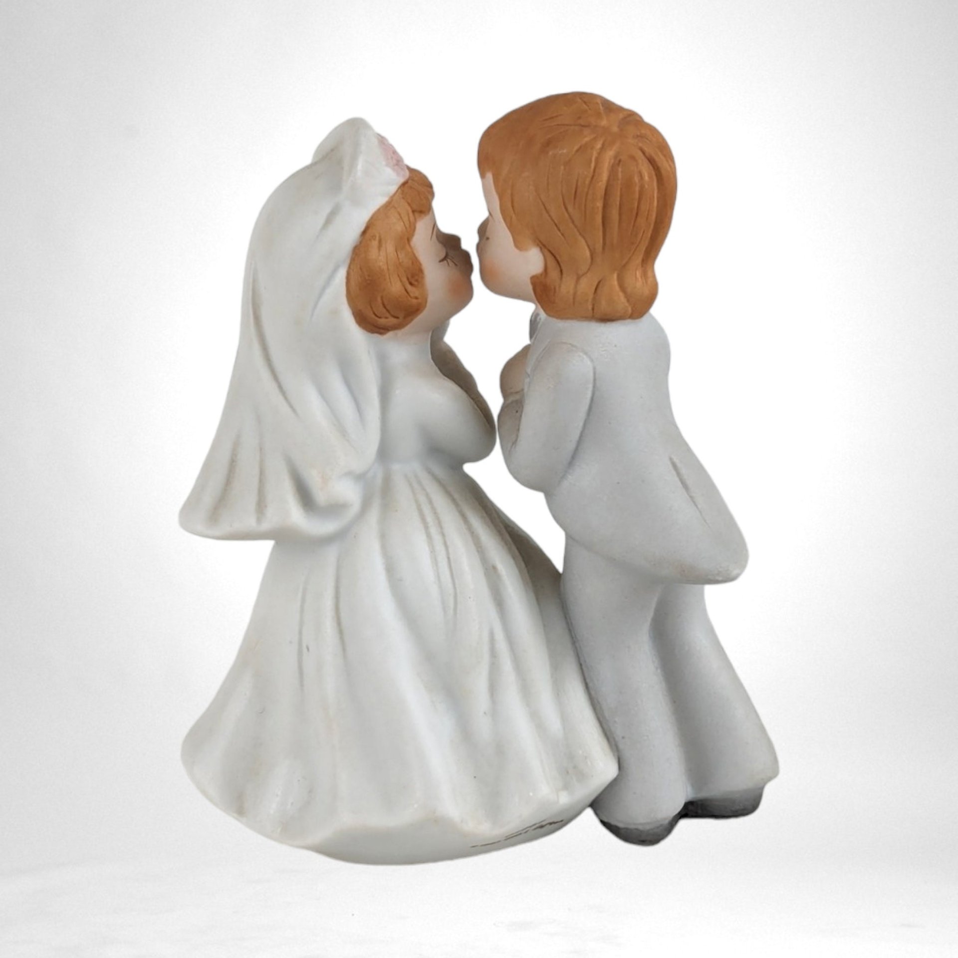 Vintage Geo Lefton Bride and Groom Ceramic Figurine