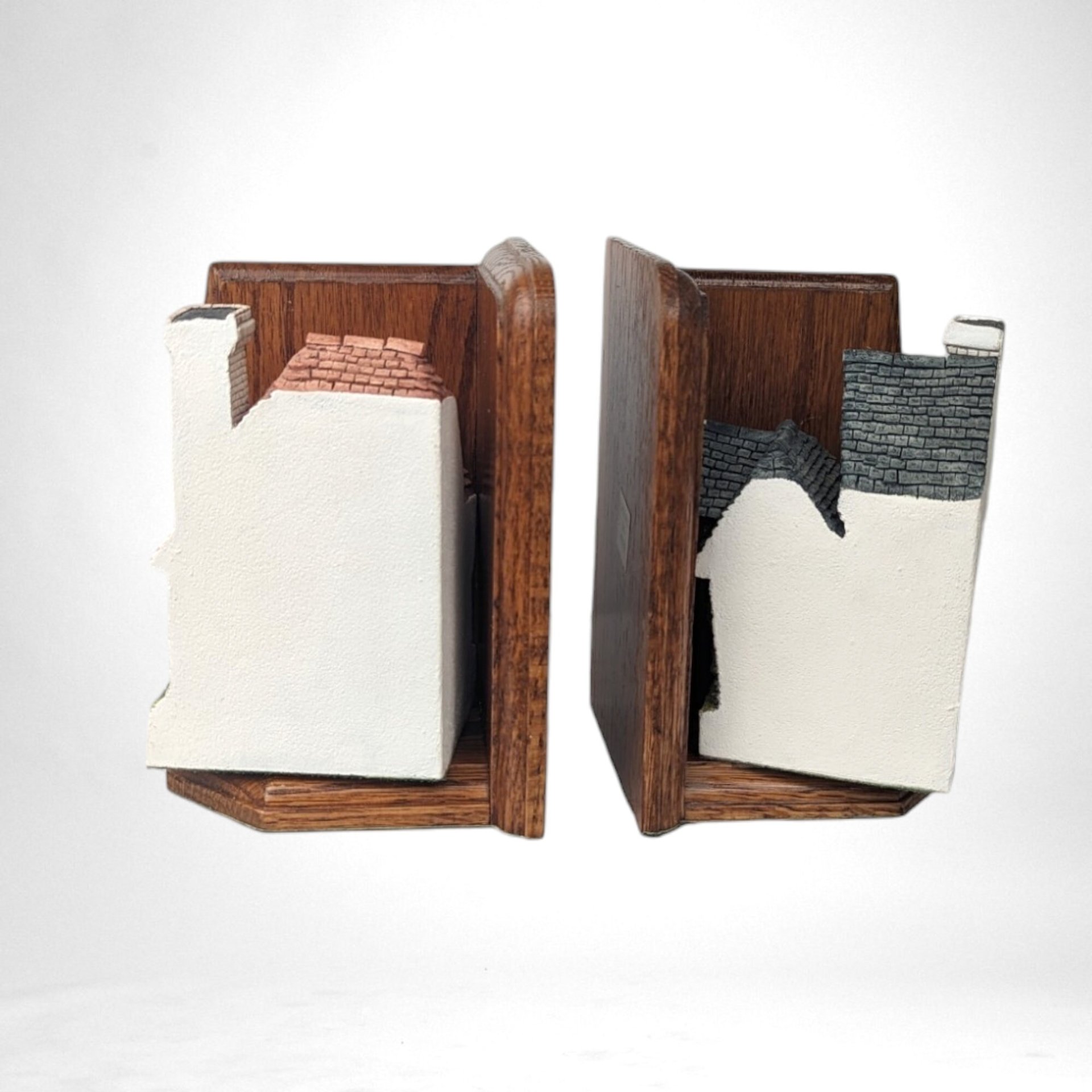 1990 David Winter The Bookbinder Bookends