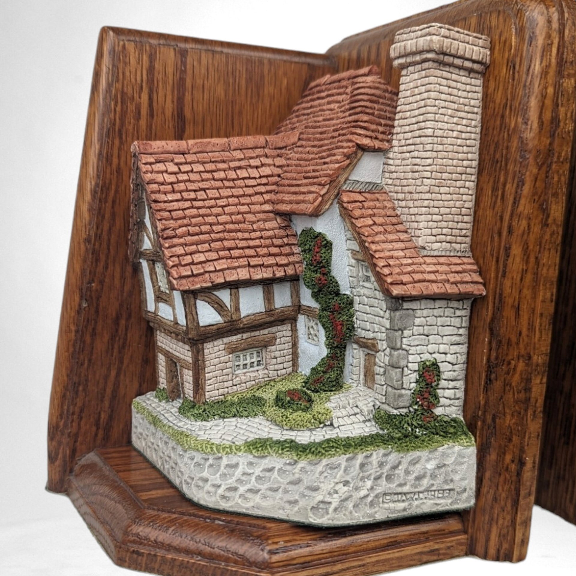 1990 David Winter The Bookbinder Bookends