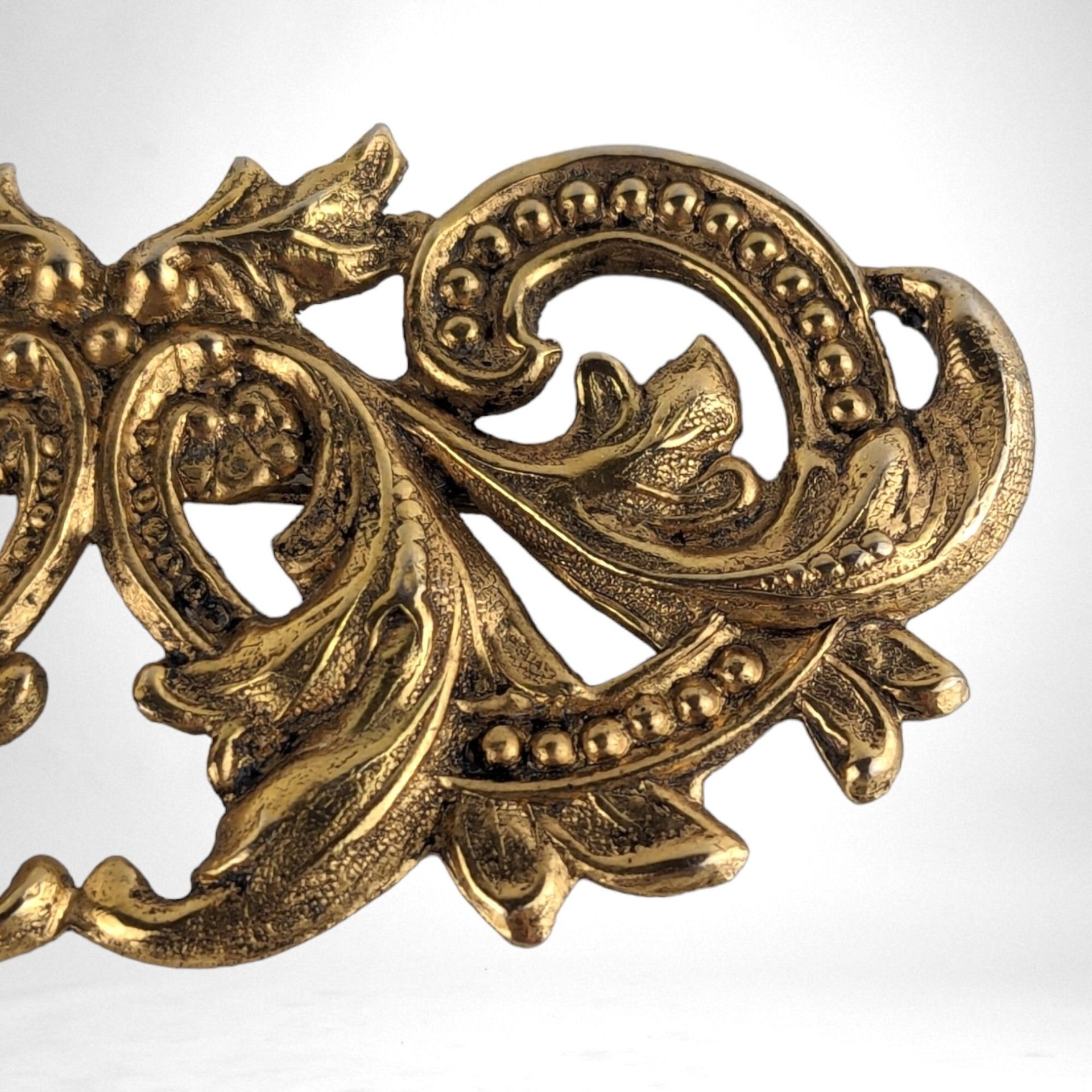 Vintage Gold Tone Filigree Brooch - Ornate Metalwork, Statement Jewelry