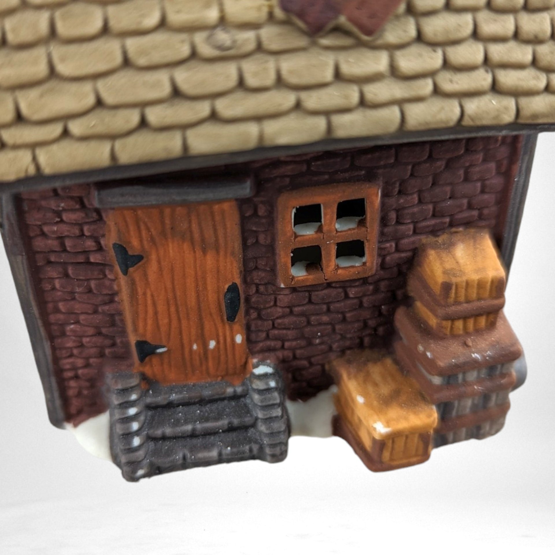 Dept 56 "Fagin's Hide-A-Way" | Dickens Village | 1992 | Retired