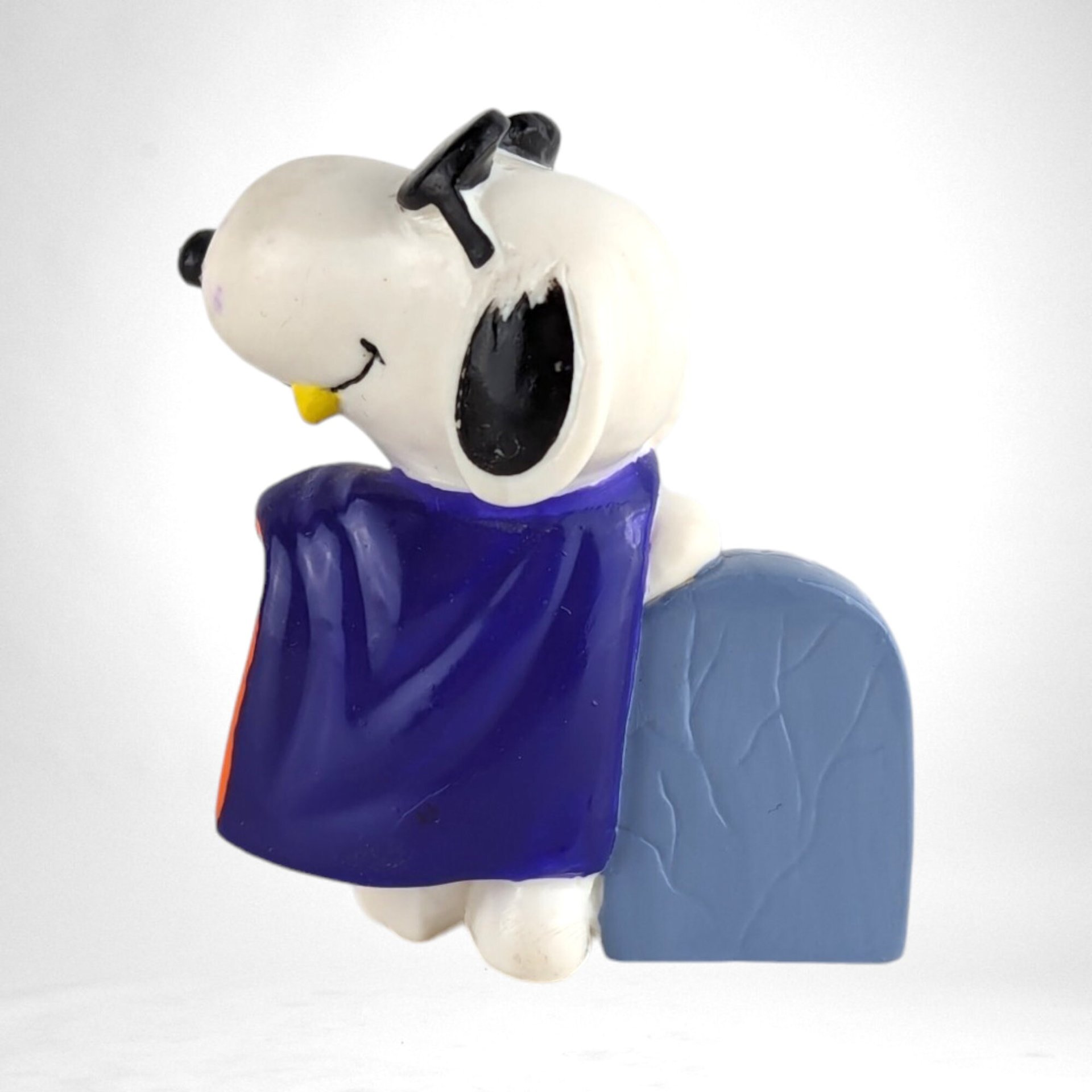 Vintage Peanut Snoopy Joe Vampire Happy Halloween Small PVC Figurine