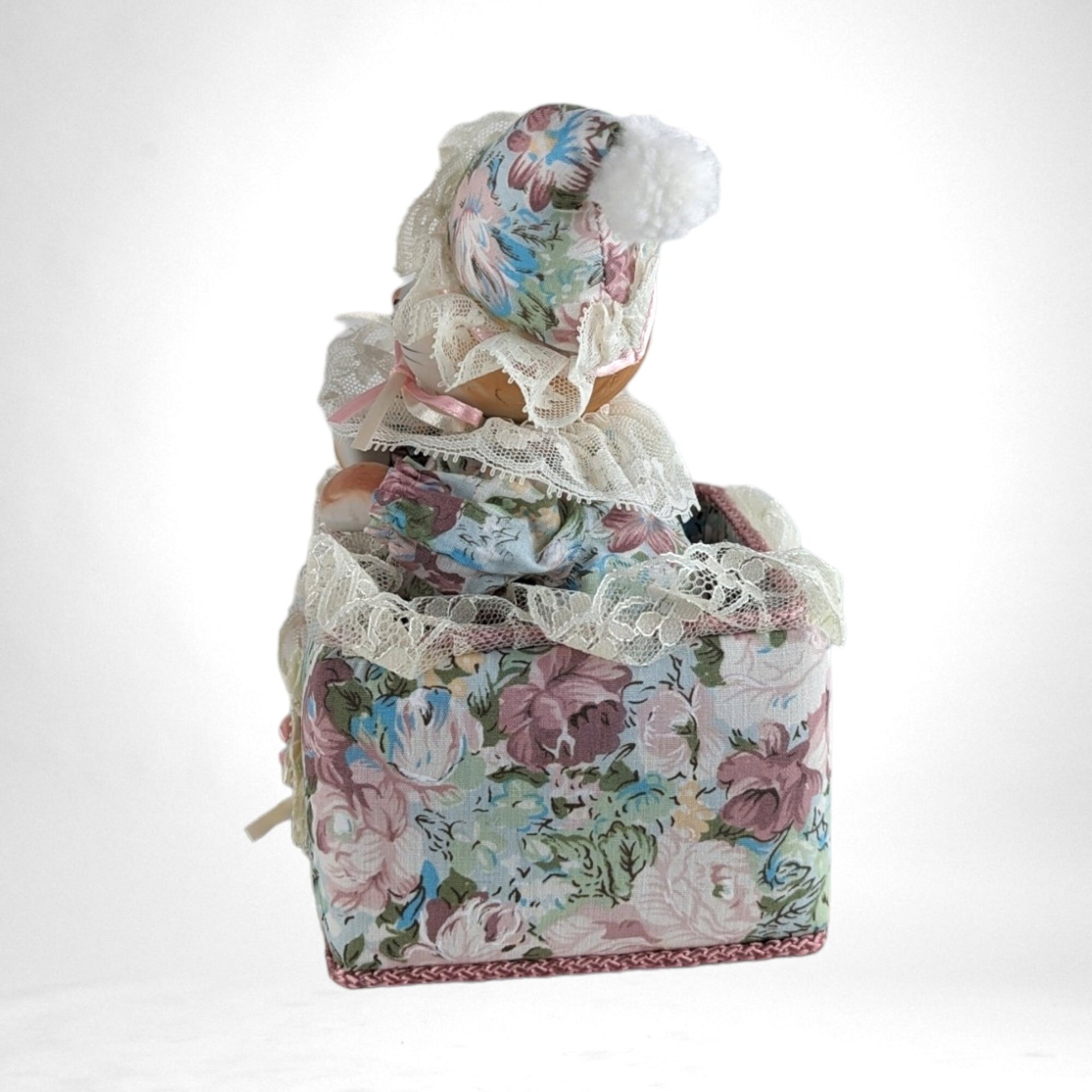 Westminster Vintage Wind Up Musical Kitten Music Box