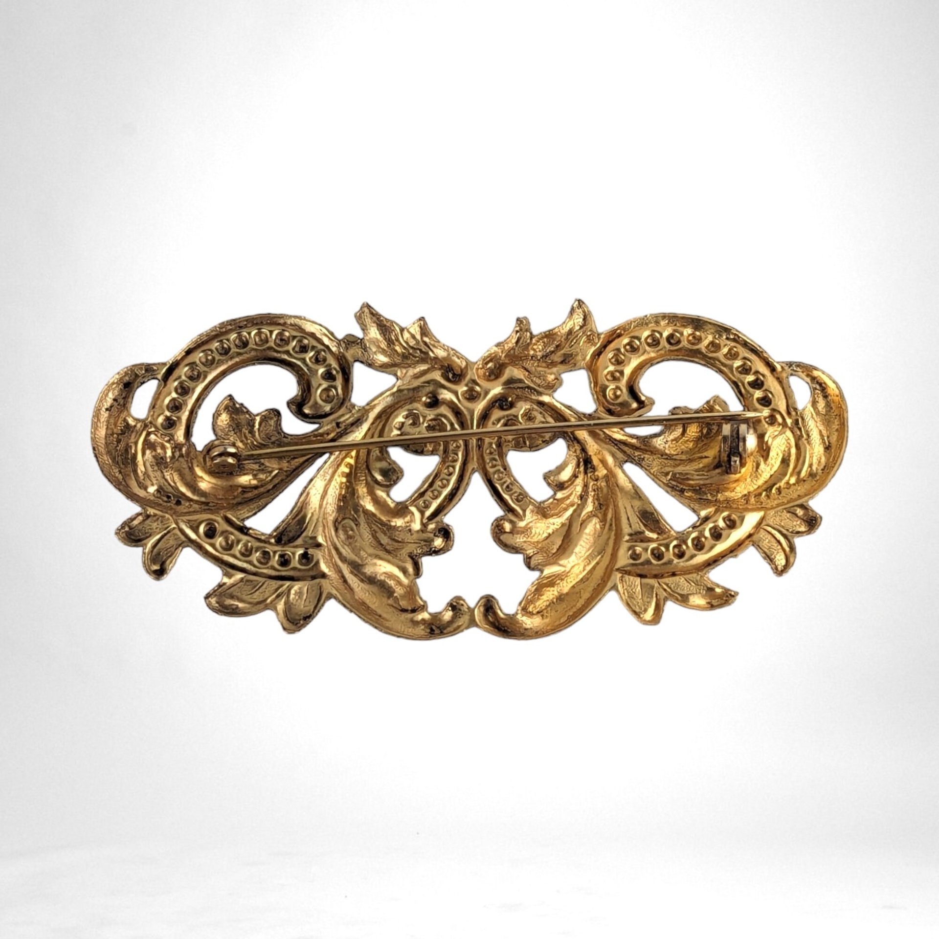 Vintage Gold Tone Filigree Brooch - Ornate Metalwork, Statement Jewelry