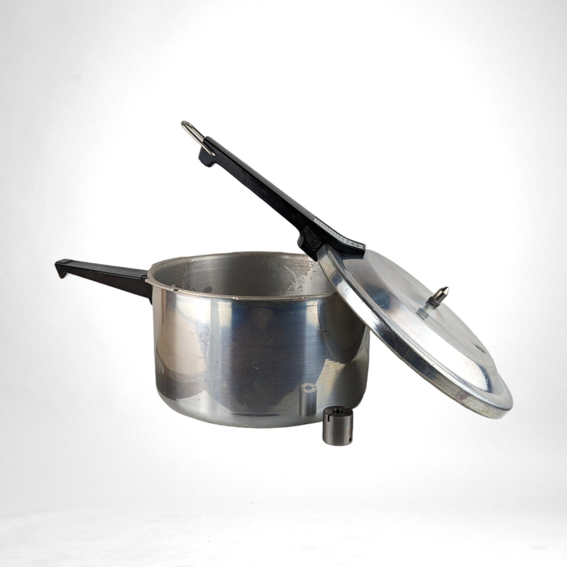Vintage 4 Quart Mirro Pressure Cooker