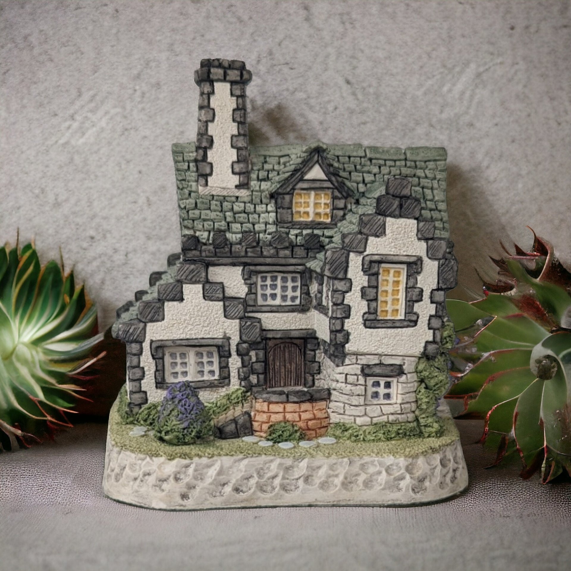 1993 David Winter Cottages The Seminary, Signed