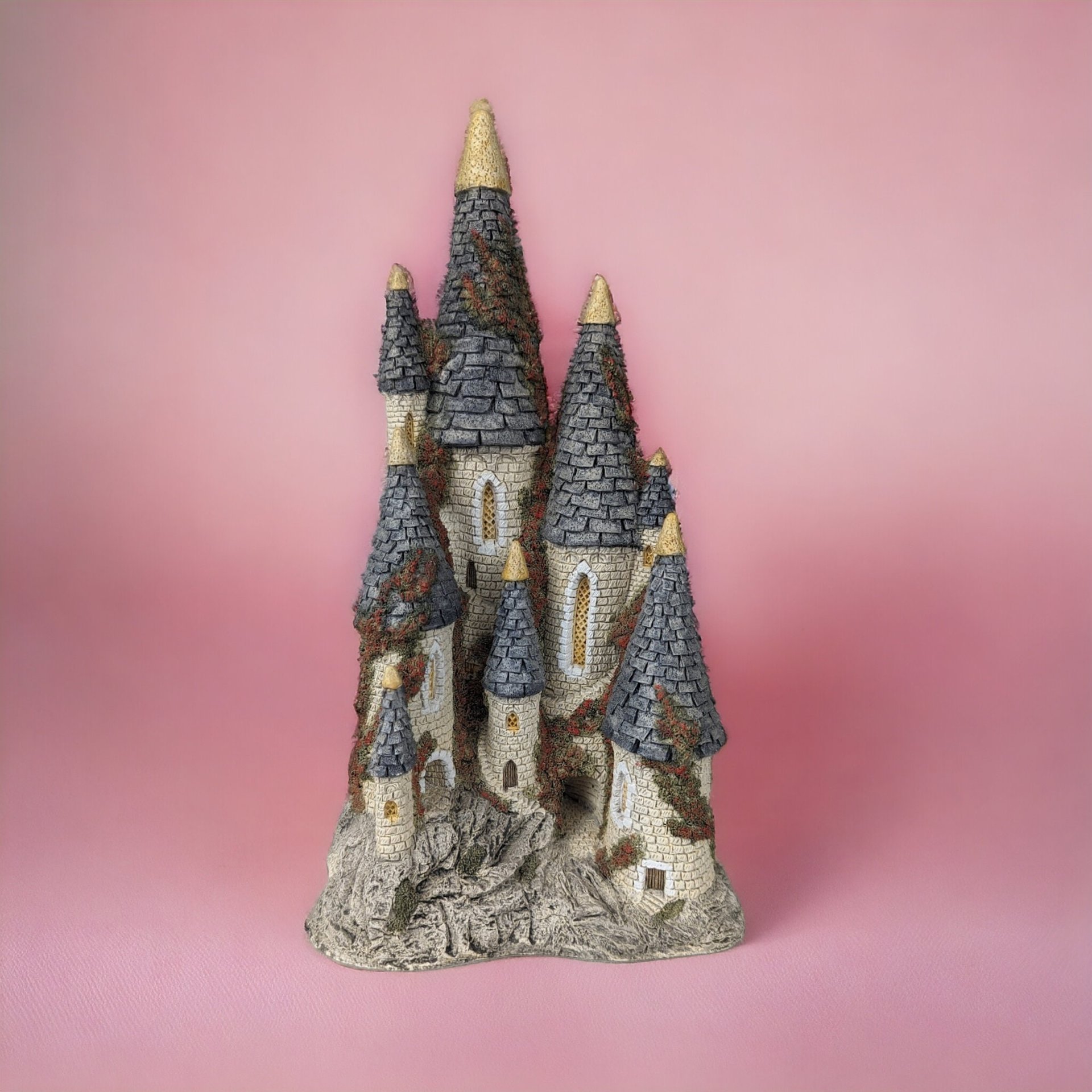 1982 David Winter Fairytale Castle