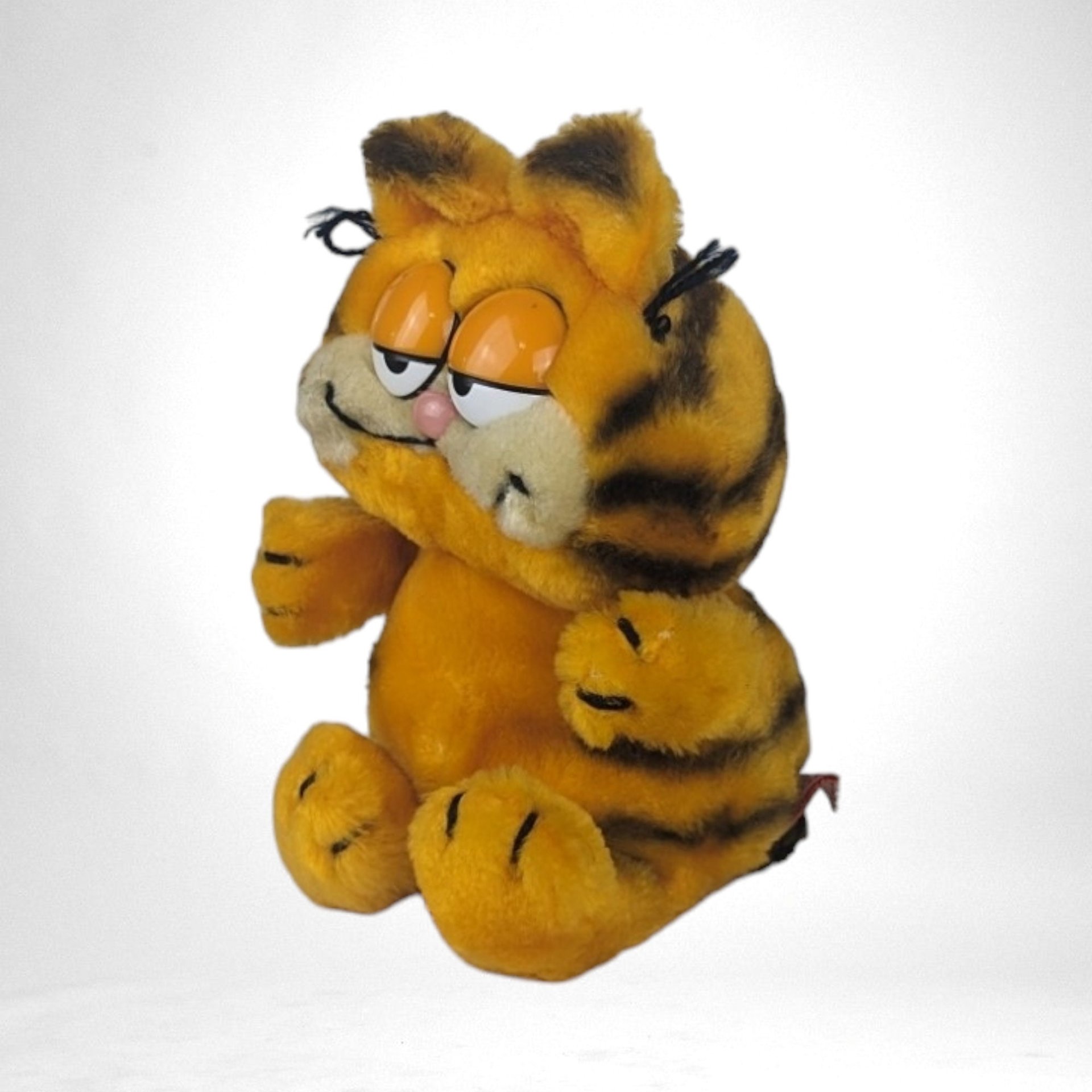 1981 Fun Farm Garfield Plush Cat