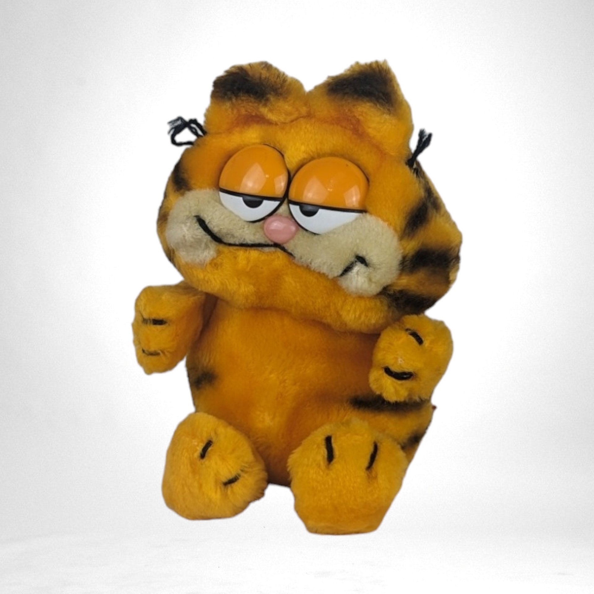 1981 Fun Farm Garfield Plush Cat