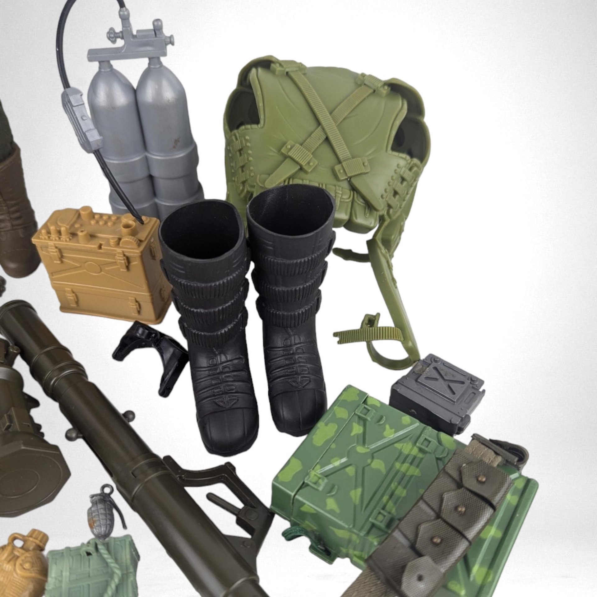 1990s Hasbro GI Joe Action Figure in Green Outfit with Accessories – Vintage Collectible Toy for Fans