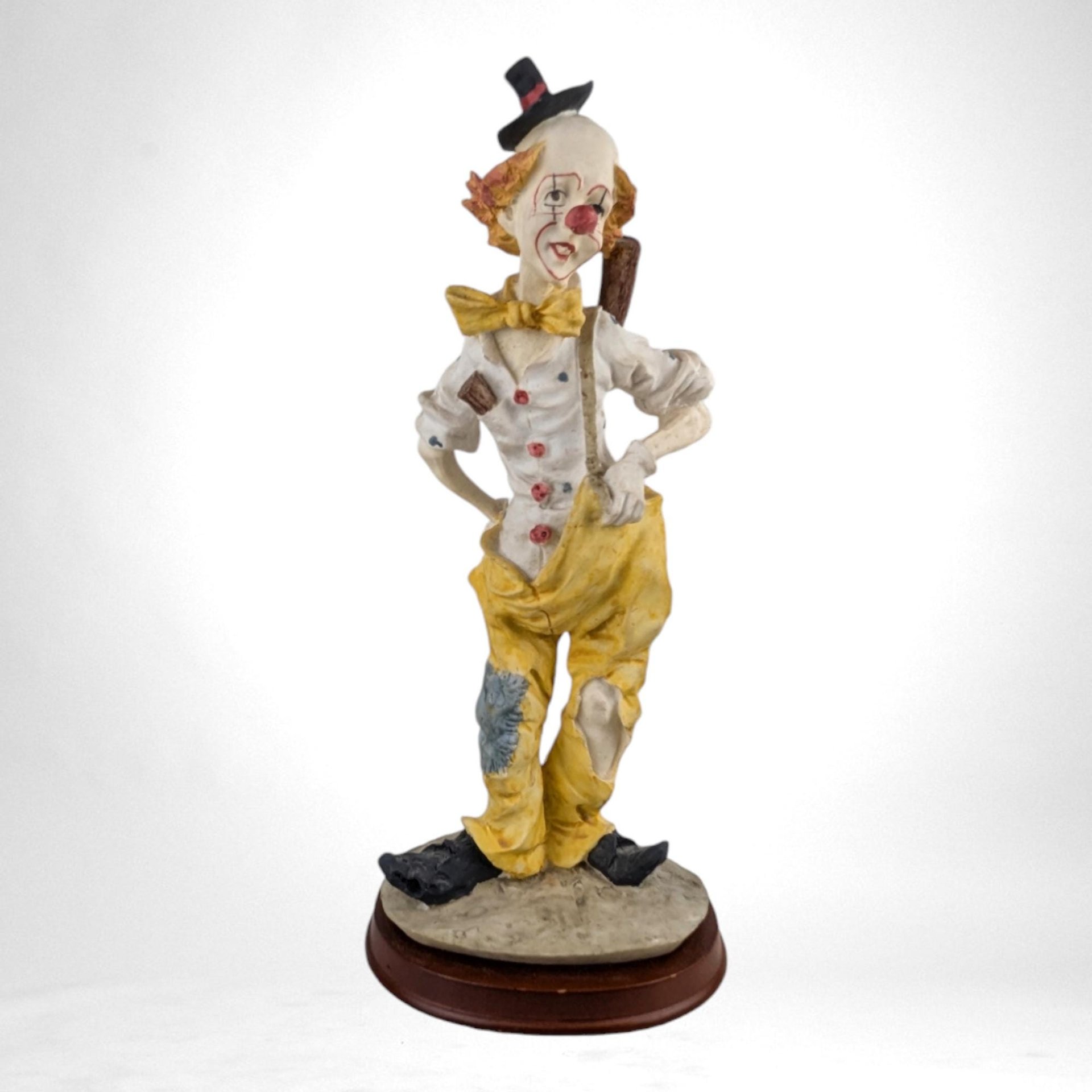 Vintage 13.5-Inch Resin Standing Circus Clown Figurine | Whimsical Home Decor | Collectible Clown Art Piece | Gift for Circus Enthusiasts
