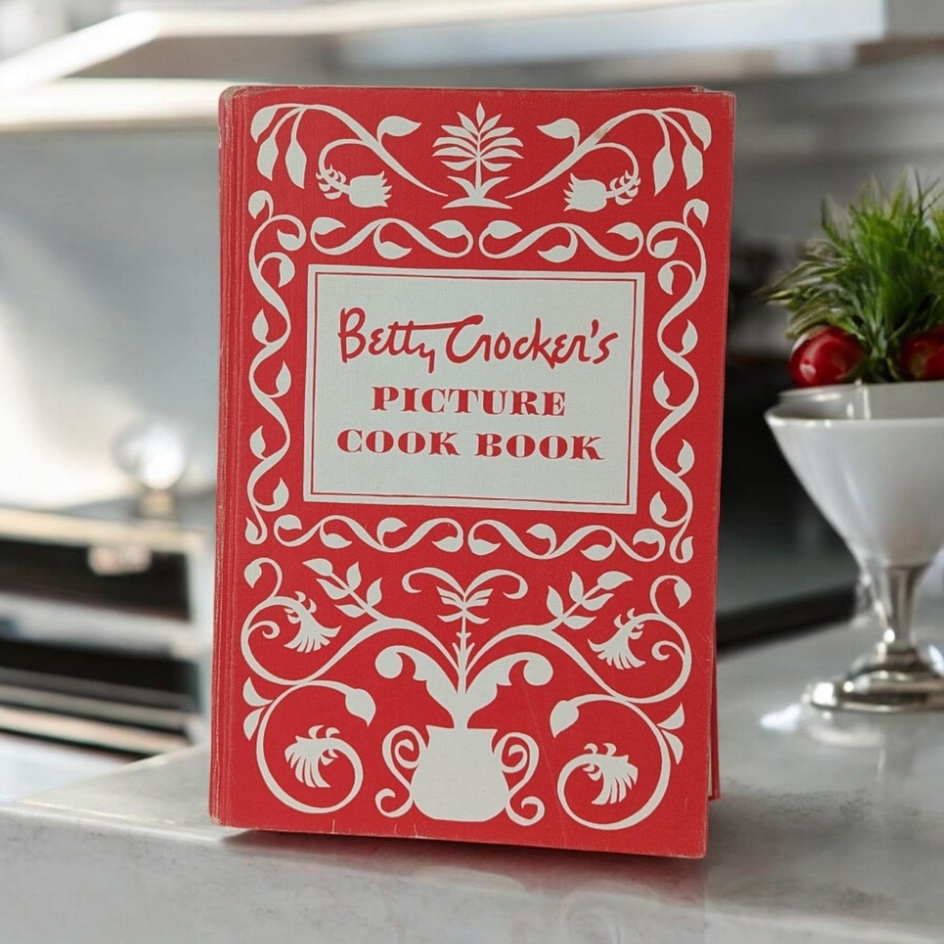 Vintage 1950 Betty Crocker's Picture Cookbook - Hardcover, Culinary Classic, Retro Kitchen Decor