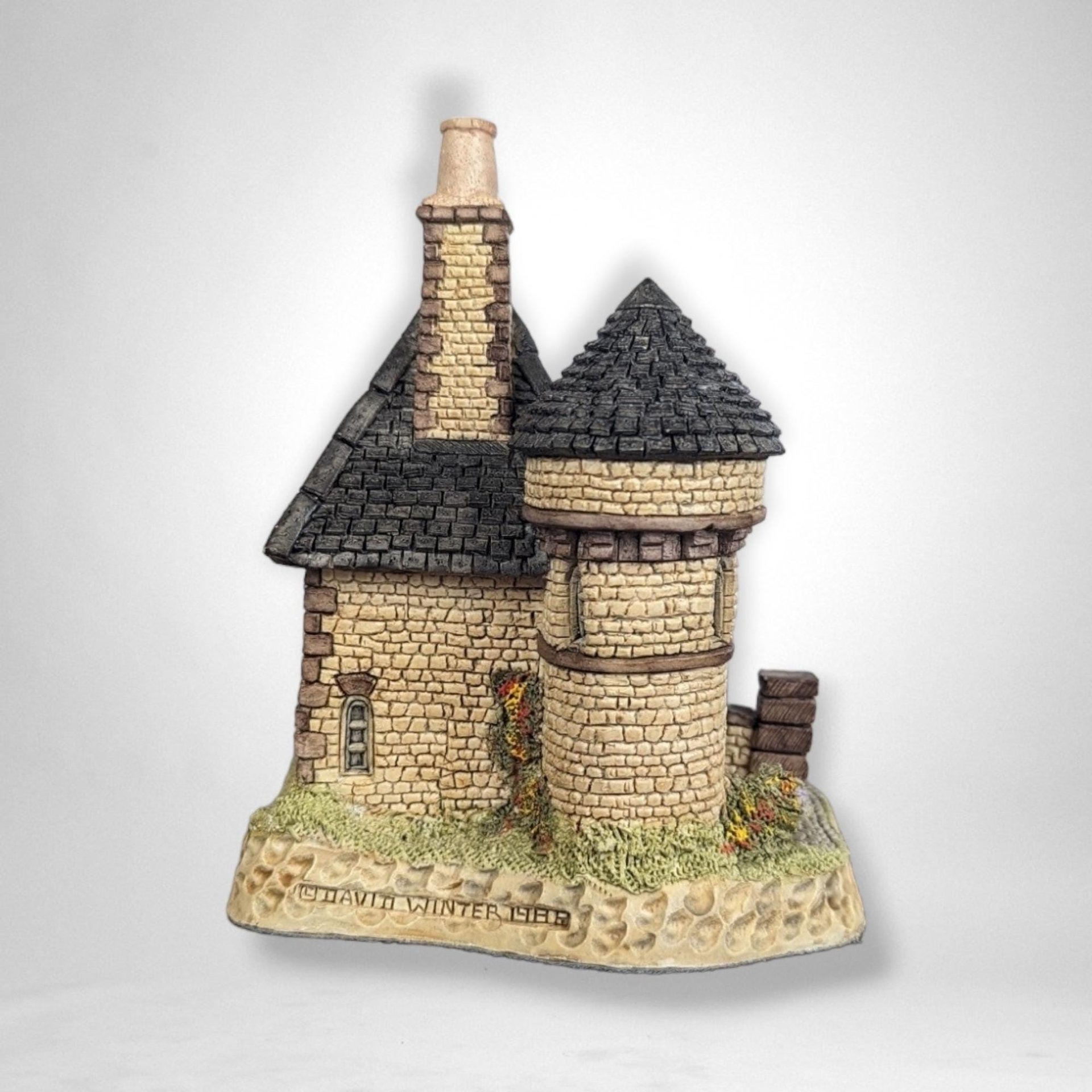 RESERVED - do not buy 1988 David Winter Scottish Collection Gatekeepers House (5")