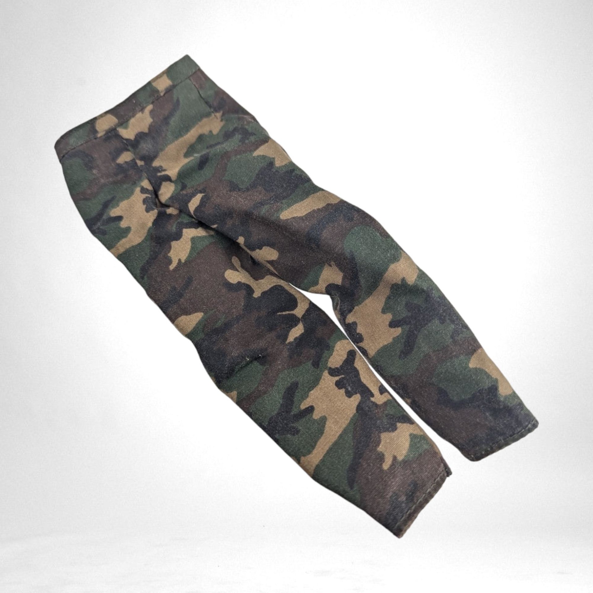 1990s Hasbro GI Joe Action Figure in Green Outfit with Accessories – Vintage Collectible Toy for Fans