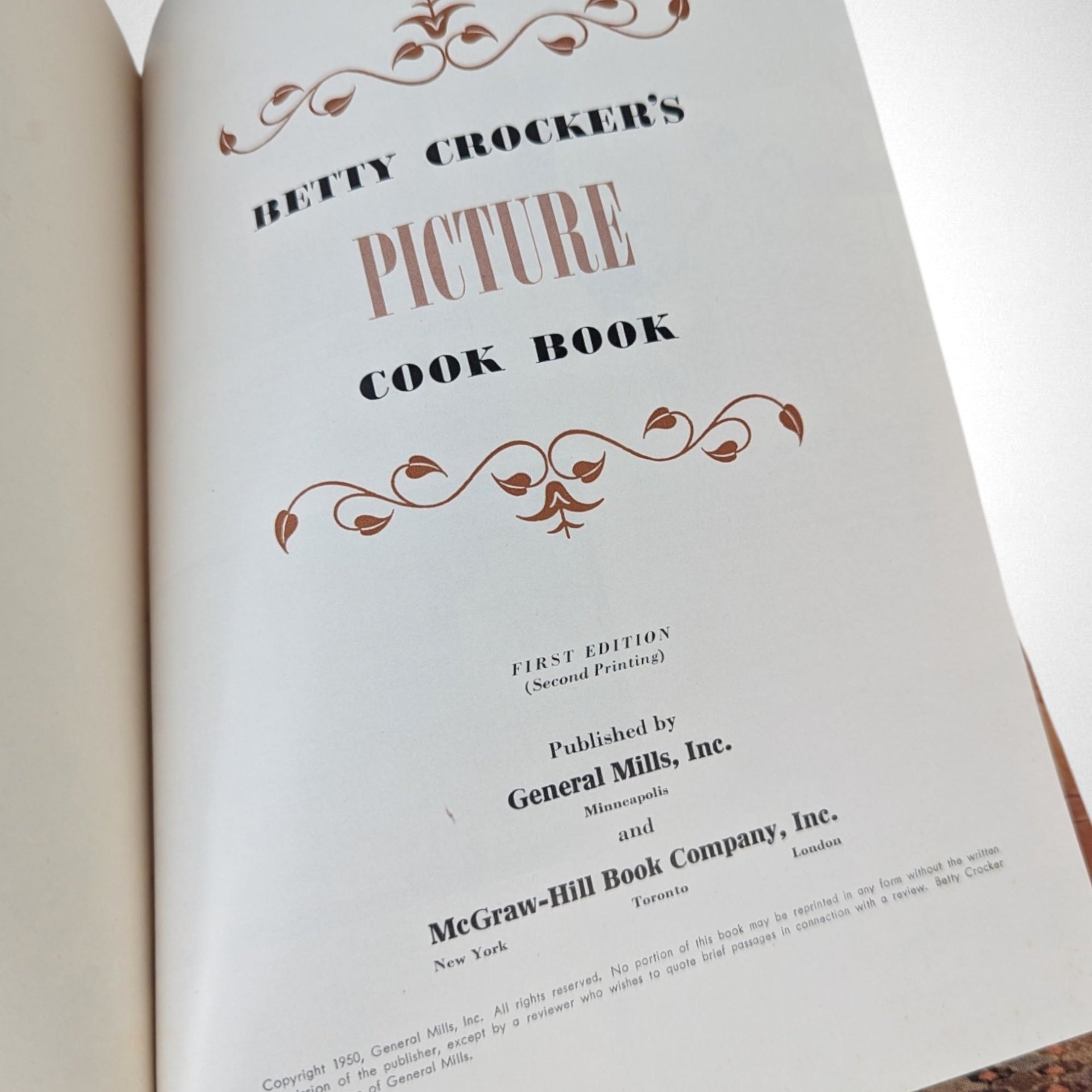 Vintage 1950 Betty Crocker's Picture Cookbook - Hardcover, Culinary Classic, Retro Kitchen Decor