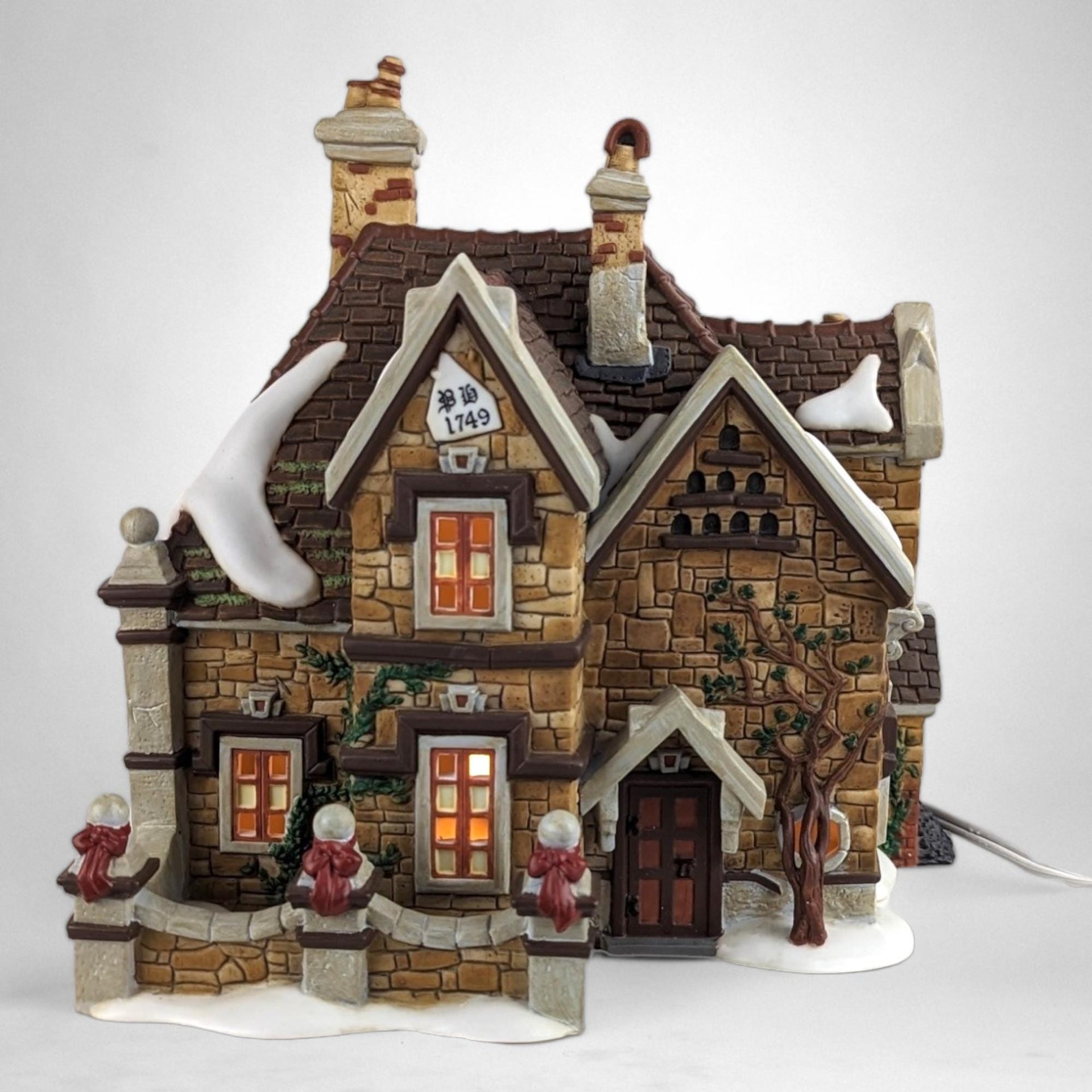 Vintage 1999 Dept. 56 Tattyeave Knoll Village House | Lighted | Excellent Condition | Original Box | Christmas Decor