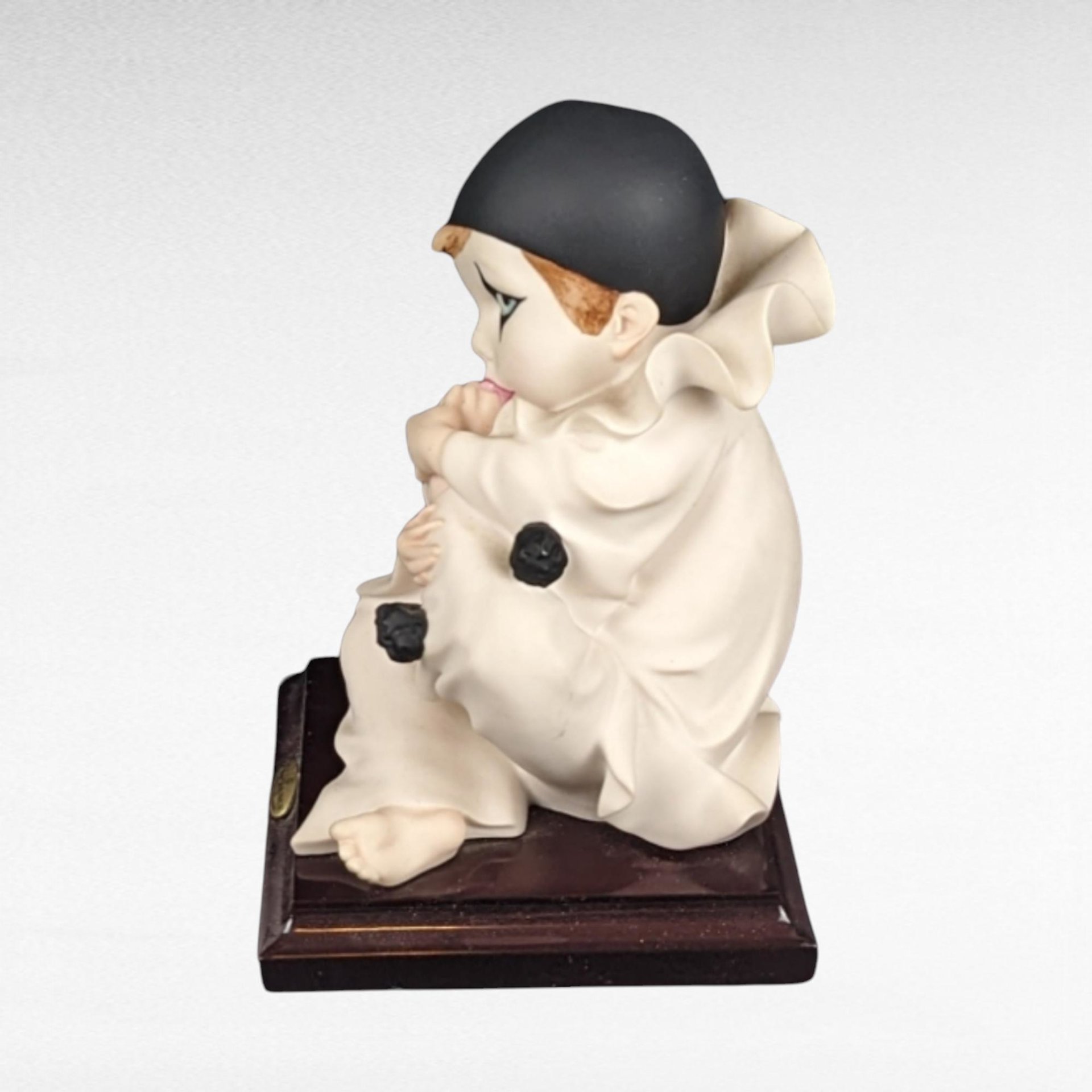Giuseppe Armani Pierrot Figurine | Porcelain Clown Statue | Commedia dell'Arte | 0749P | Vintage Italian Art