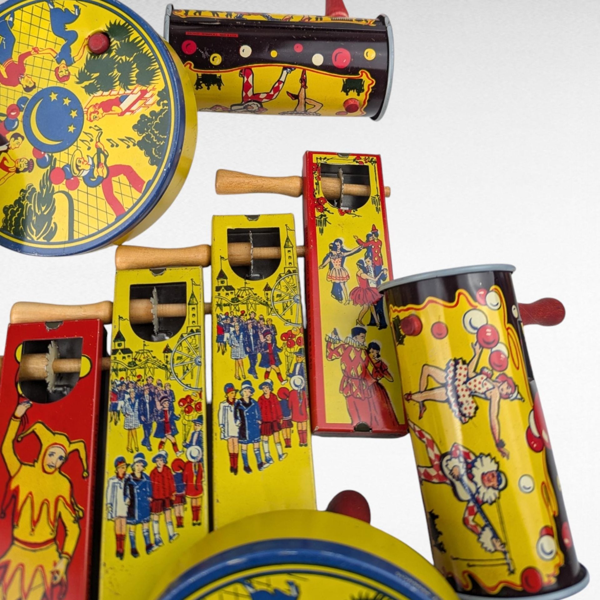 Vintage Metal Noisemakers, Party Favors, Children's Toys, Collectible Toys, Tin Noisemakers, Festive Decor, New Year's Eve, Birthday Party