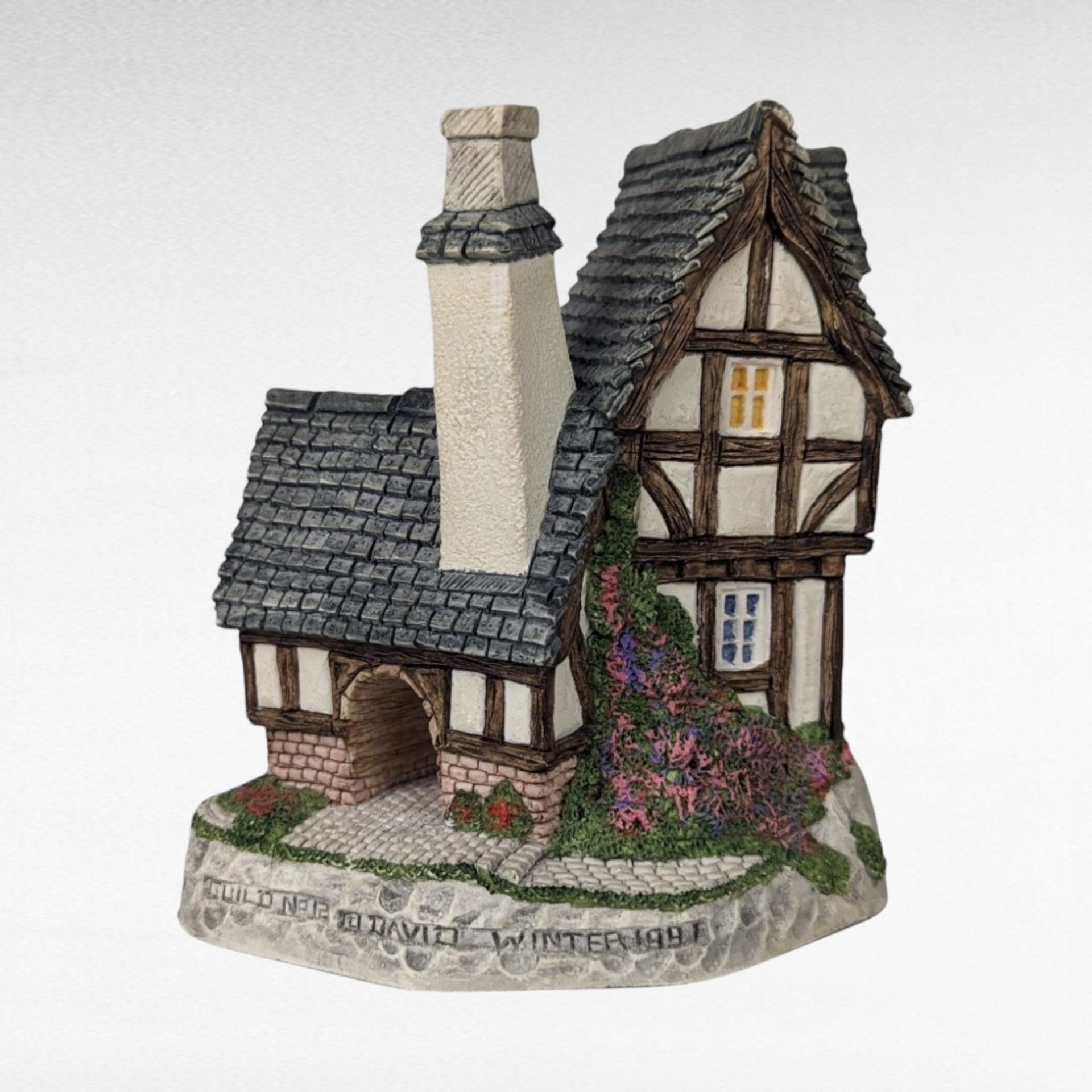 1991 David Winter Cottage "The Candlemakers" #12 | Vintage Collectible Figurine | Small Nick