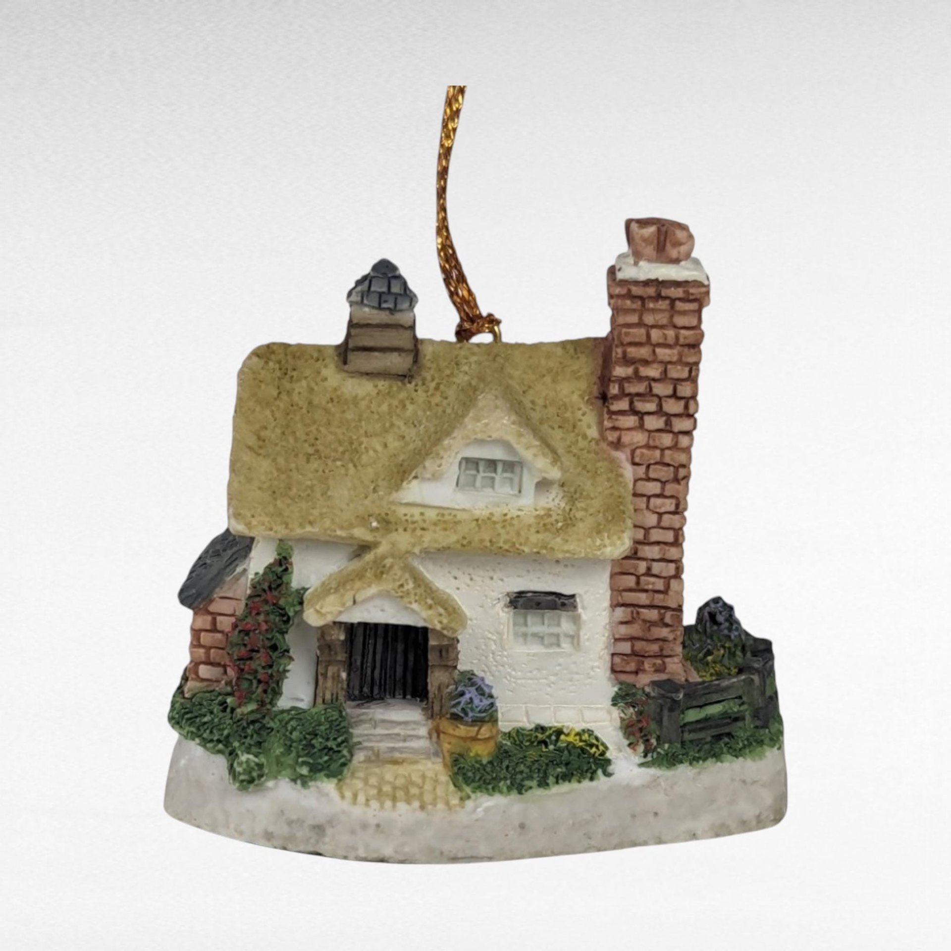 Pair of Vintage David Winter Cottage Ornaments: Buttercup Cottage and Flower Shop (1995)