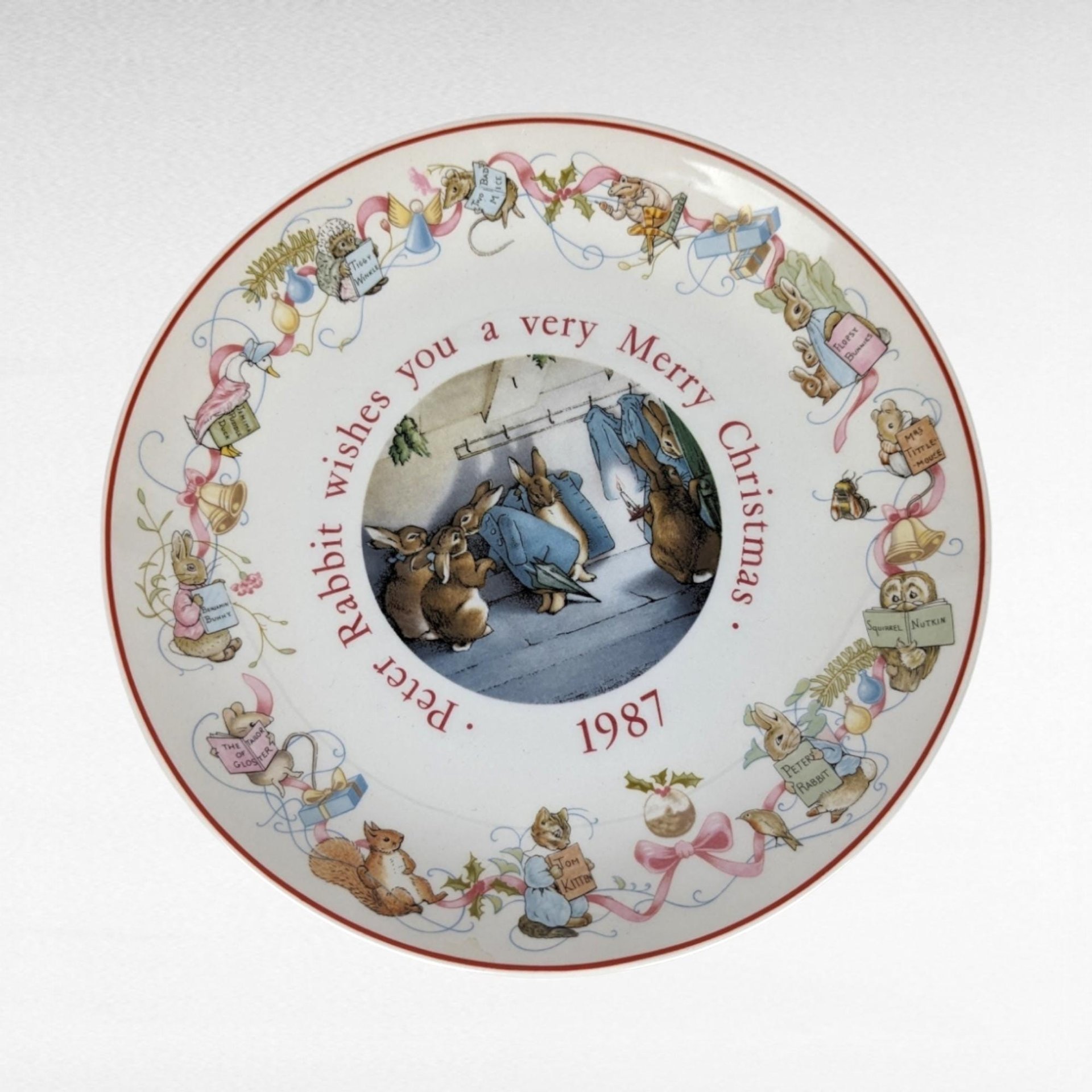 1987 Wedgwood Peter Rabbit Christmas Plate, Collectible Plate, Beatrix Potter, Holiday Decor