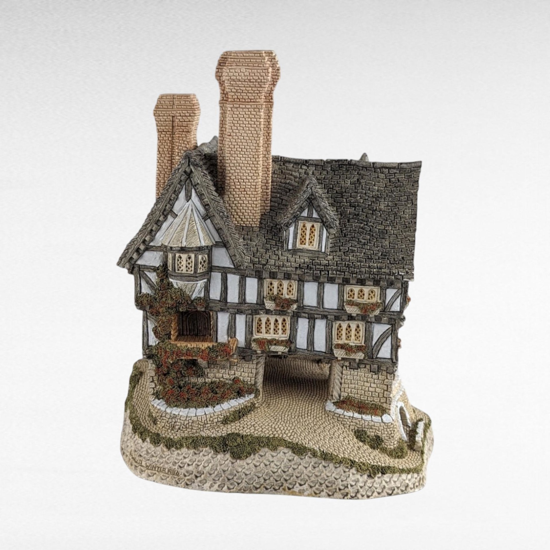 Vintage 1986 David Winter Falstaff Manor Cottage - Masterpiece Collection #5333