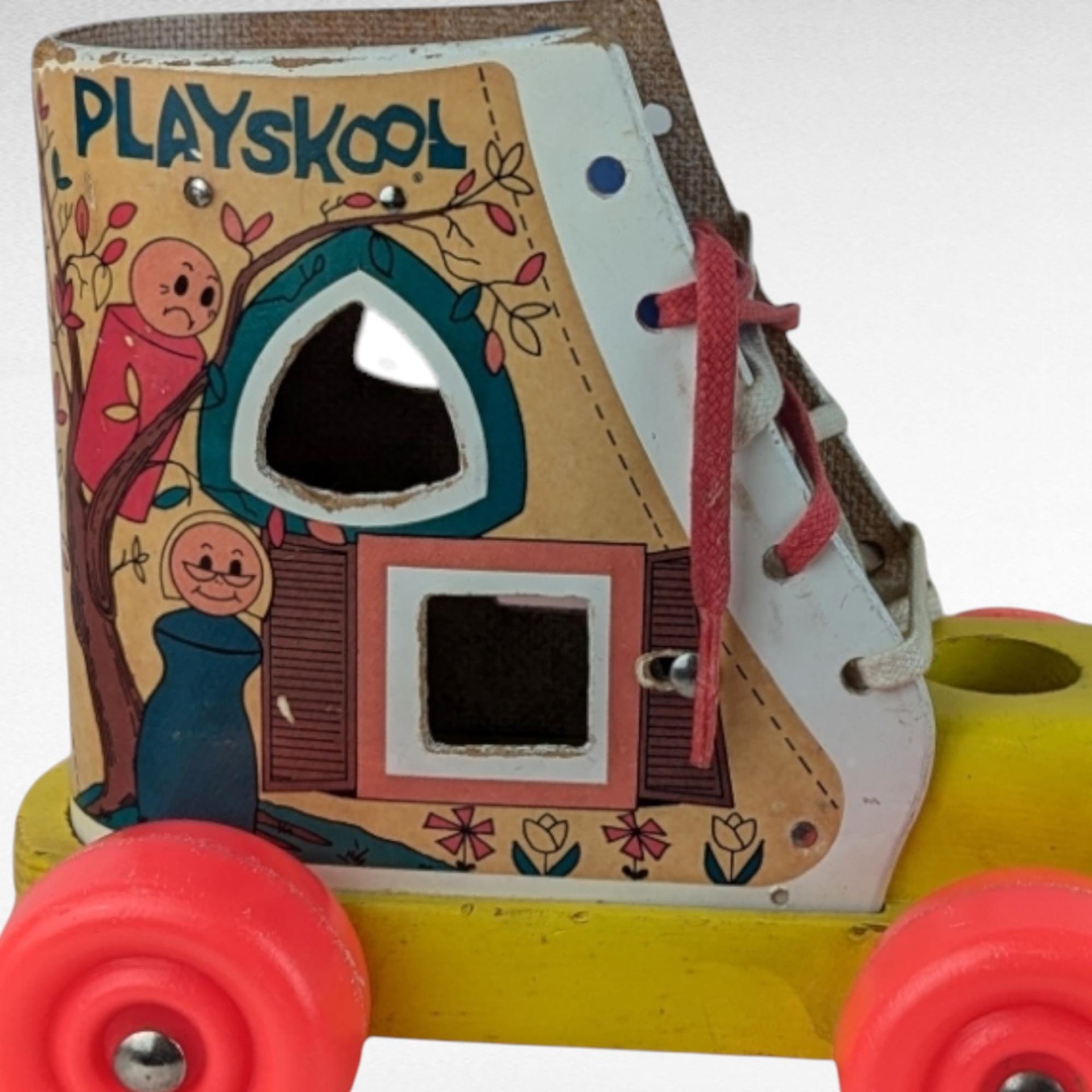 Vintage Playskool Little Old Lady Shoe Boot Pull Toy with Wooden People, Classic Toy, Nostalgic Gift, Collectible Toy, Nursery Decor