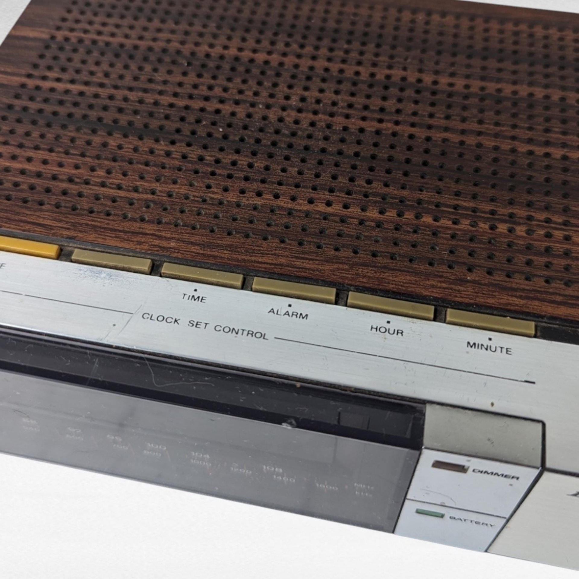 Vintage Lloyd's FM/AM Electric Radio Alarm Clock | Retro Alarm Clock | 70s Decor | Bedroom Decor