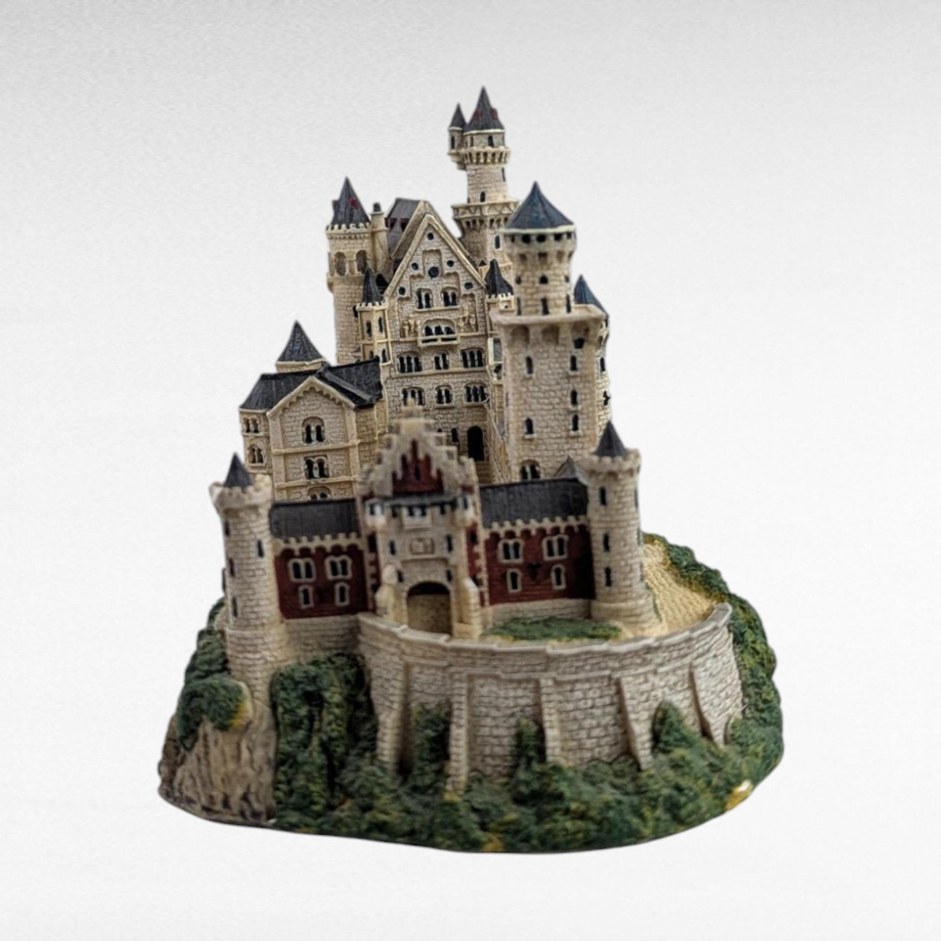 1993 Danbury Mint Neuschwanstein Castle Replica, Vintage Enchanted Castles of Europe Collection, Display Piece