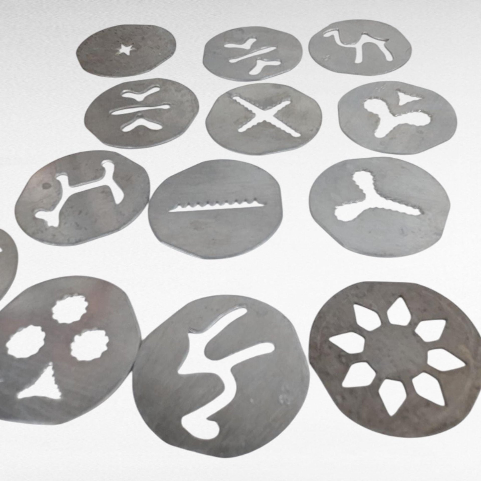 Vintage Mirro Cookie-Pastry Press Set with 13 Discs and 3 Tips, Great for Holiday Baking