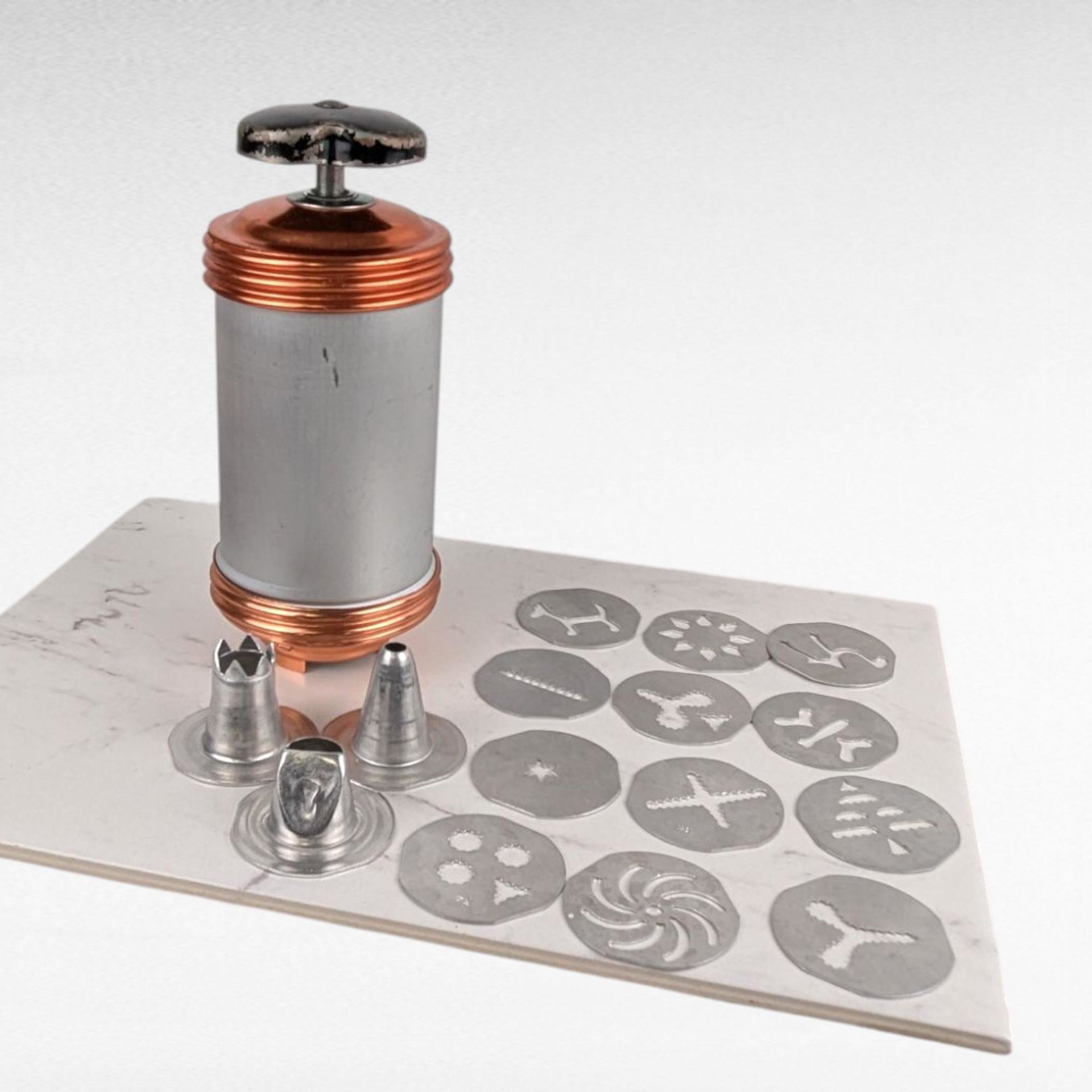 Vintage Mirro Cookie Press Set. Complete.