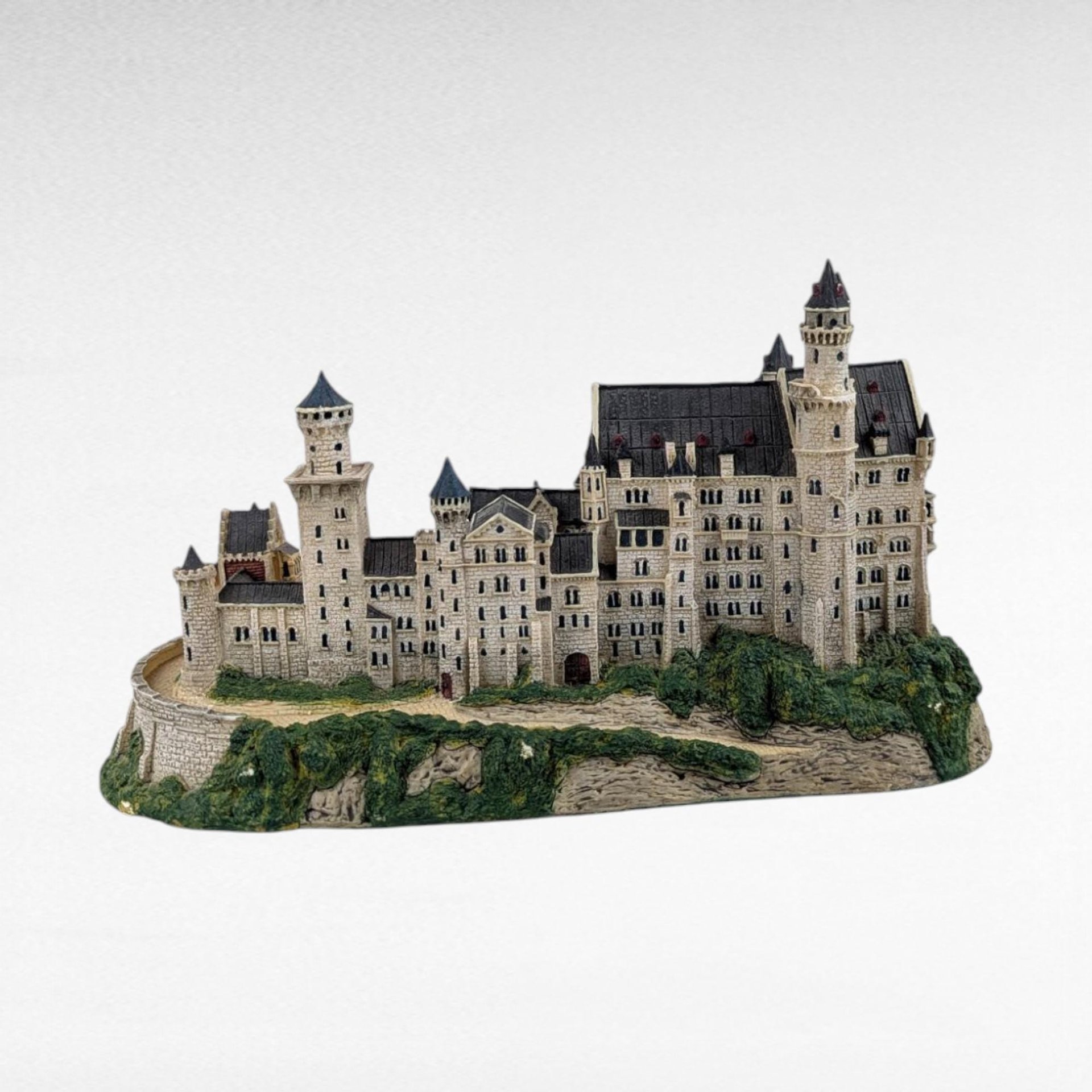 1993 Danbury Mint Neuschwanstein Castle Replica, Vintage Enchanted Castles of Europe Collection, Display Piece