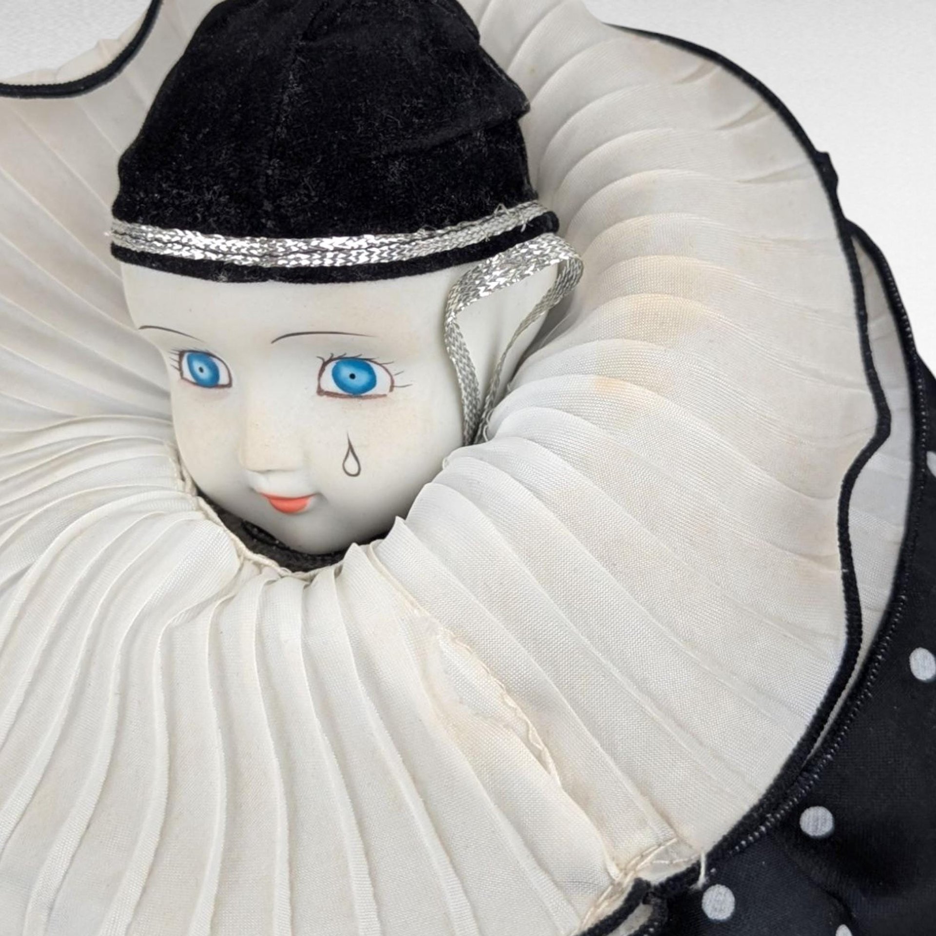 Vintage Sad Clown Head Music Box, Black & White Porcelain, Rotating Base, Unique Gift, Collectible Clown Decor